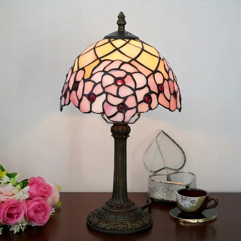 Lampa witrażowa w stylu Tiffany. Kwiat wiśni '20