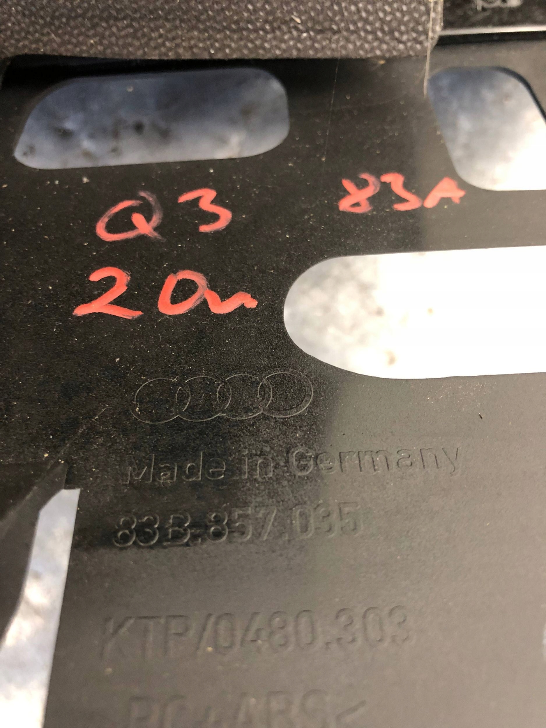 pretinac suvozača suvozača AUDI Q3 83A 83B857035