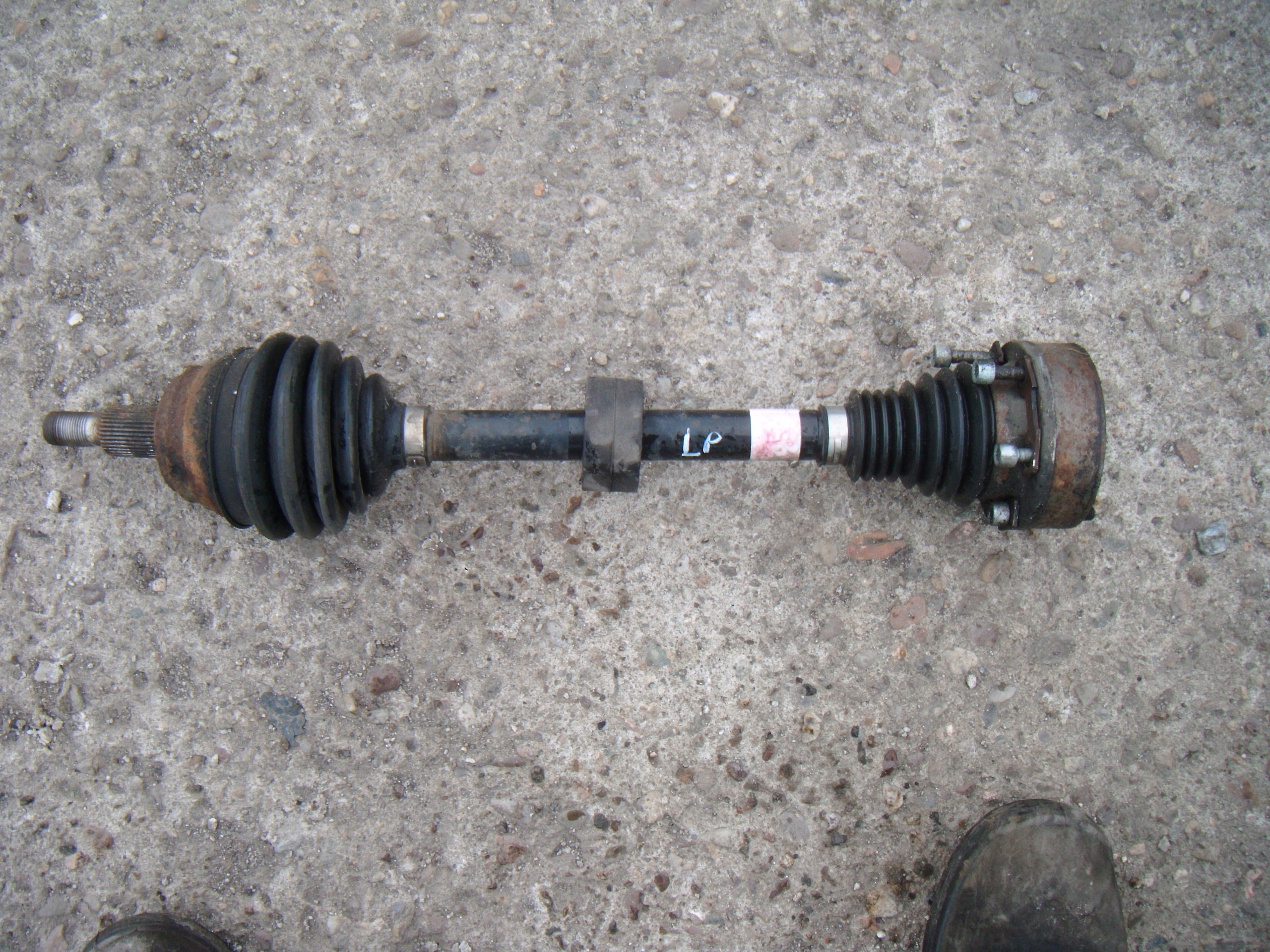 VW NEW BEETLE 1997 - 2010 2.0 B PÓŁOŚ LEWY PRZÓD LEWA PRZEDNIA