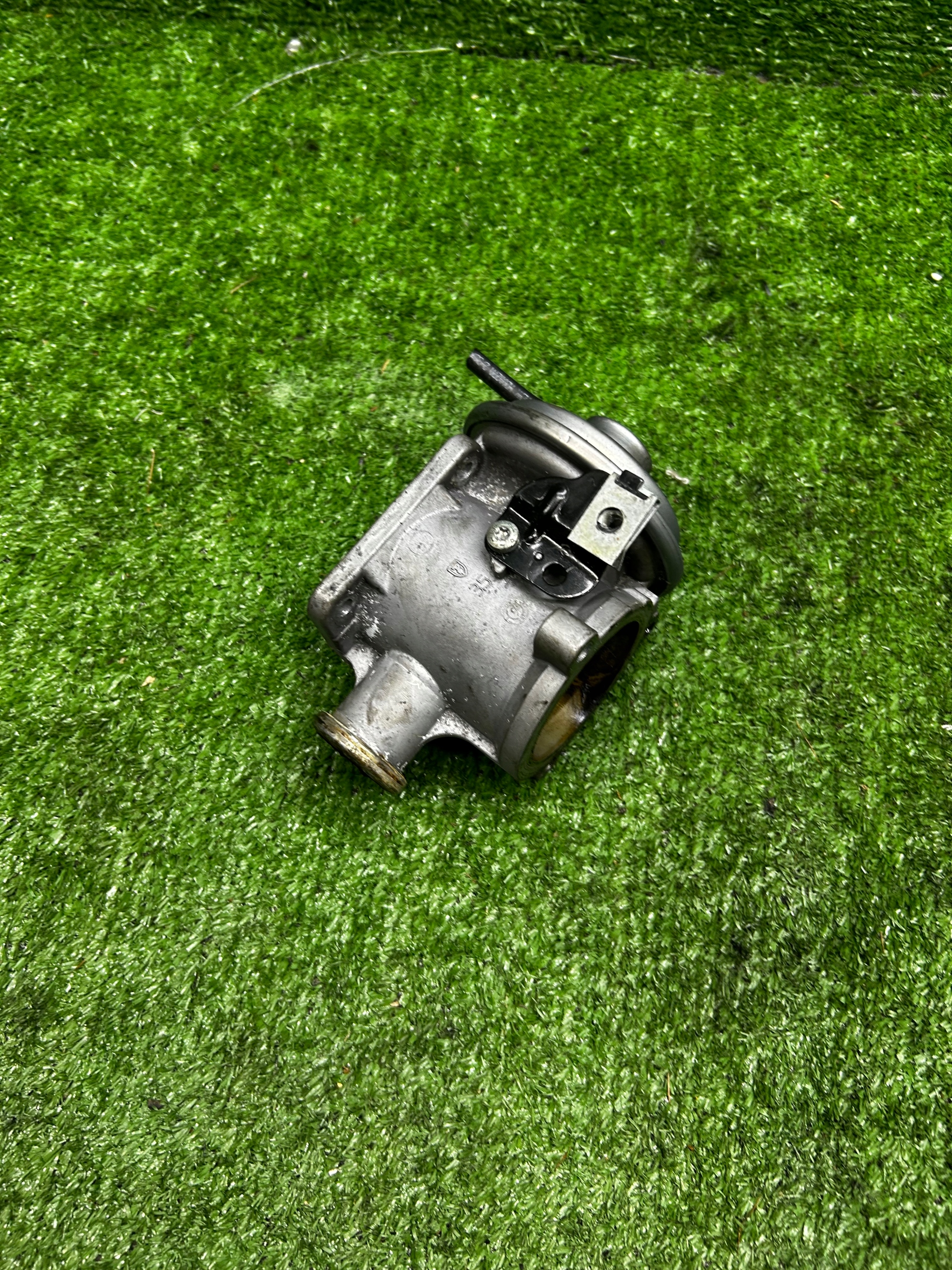 ZAWÓR EGR BMW E60 E61 E90 E92 E83 X3 306D3 3.0D 7804380