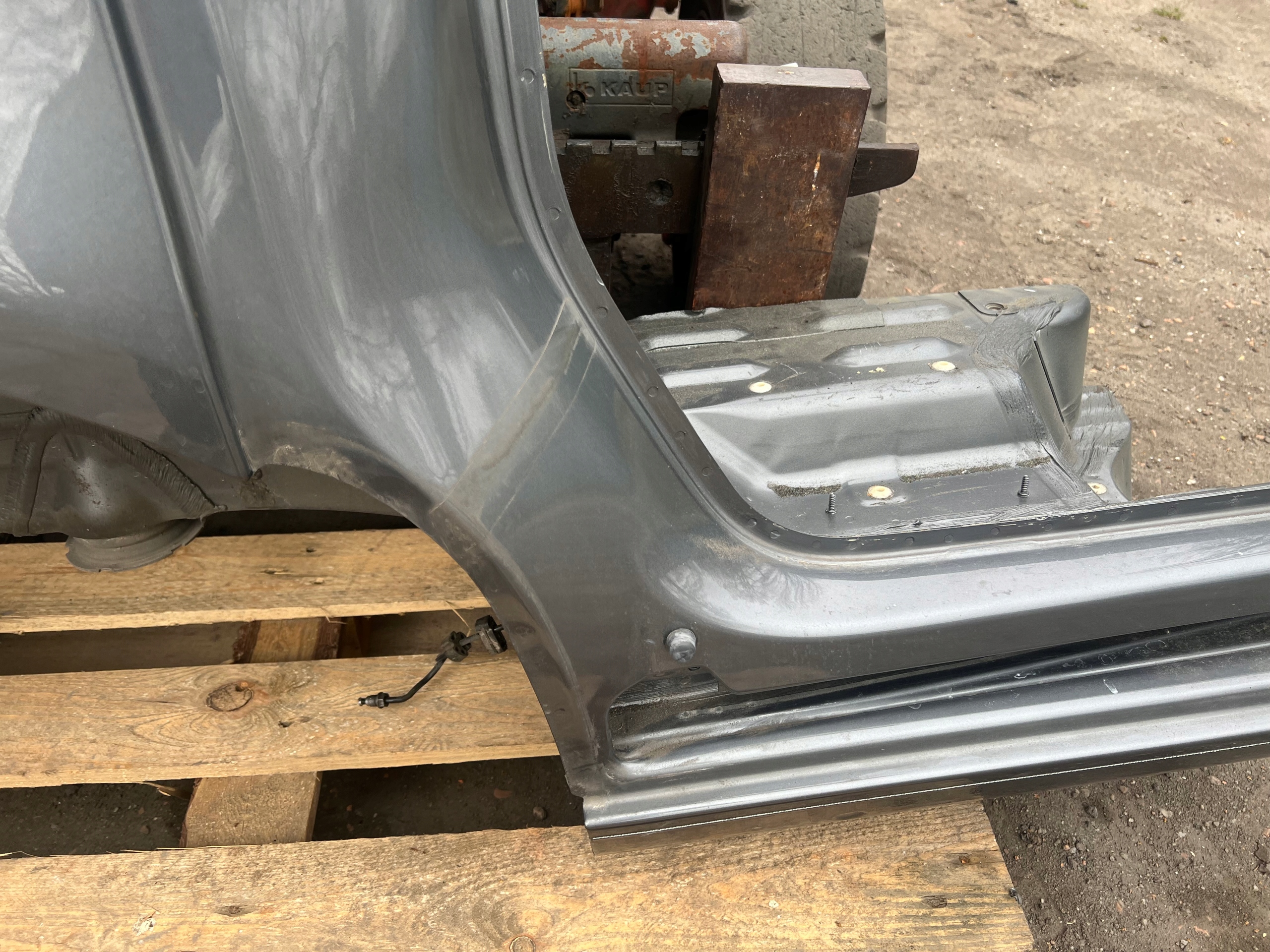 VW CADDY III LIFT 2010-2015 fender rear part right quarter threshold LH7W