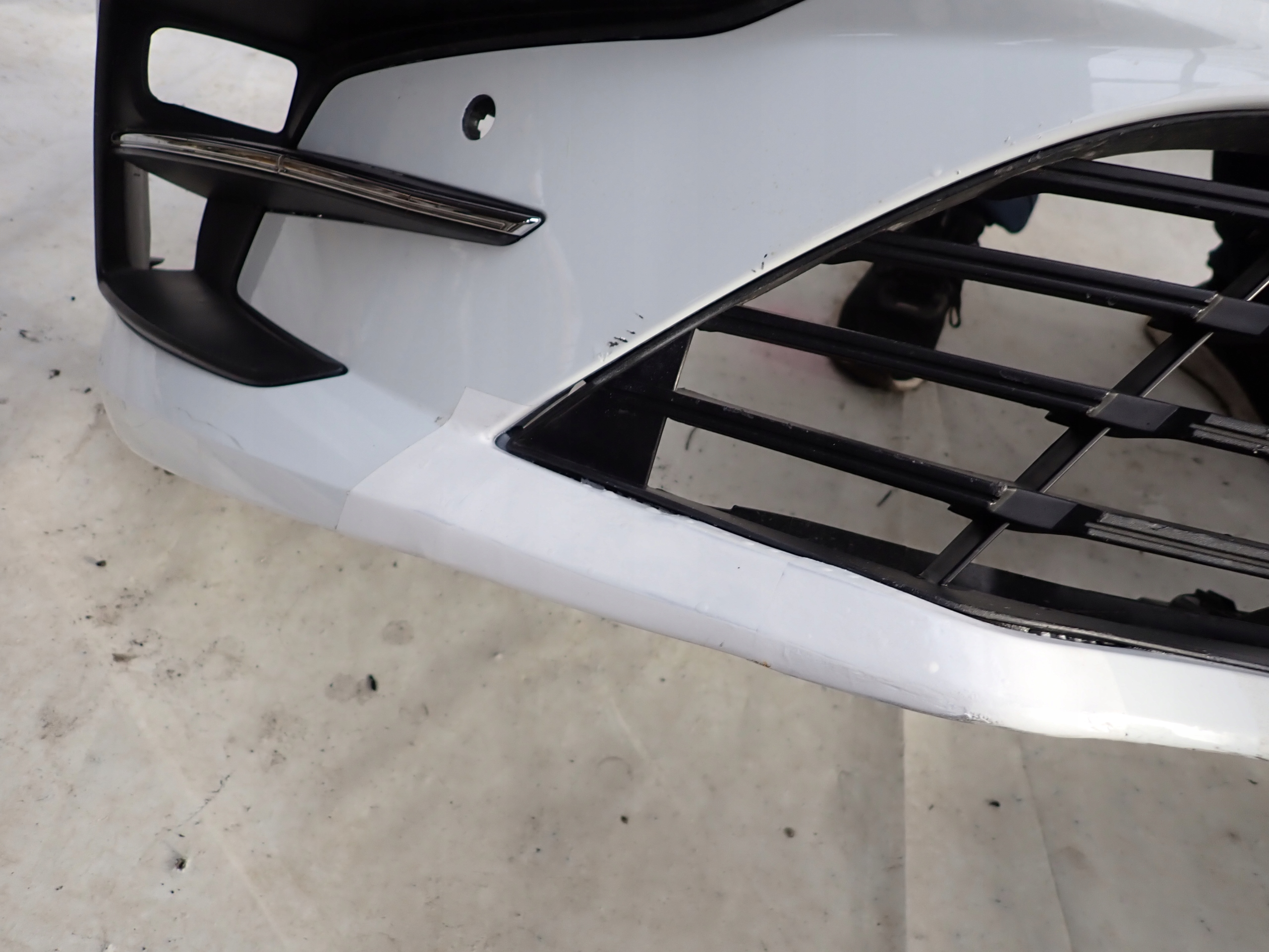RENAULT MEGANE IV LIFT 20- bumper front front PDC