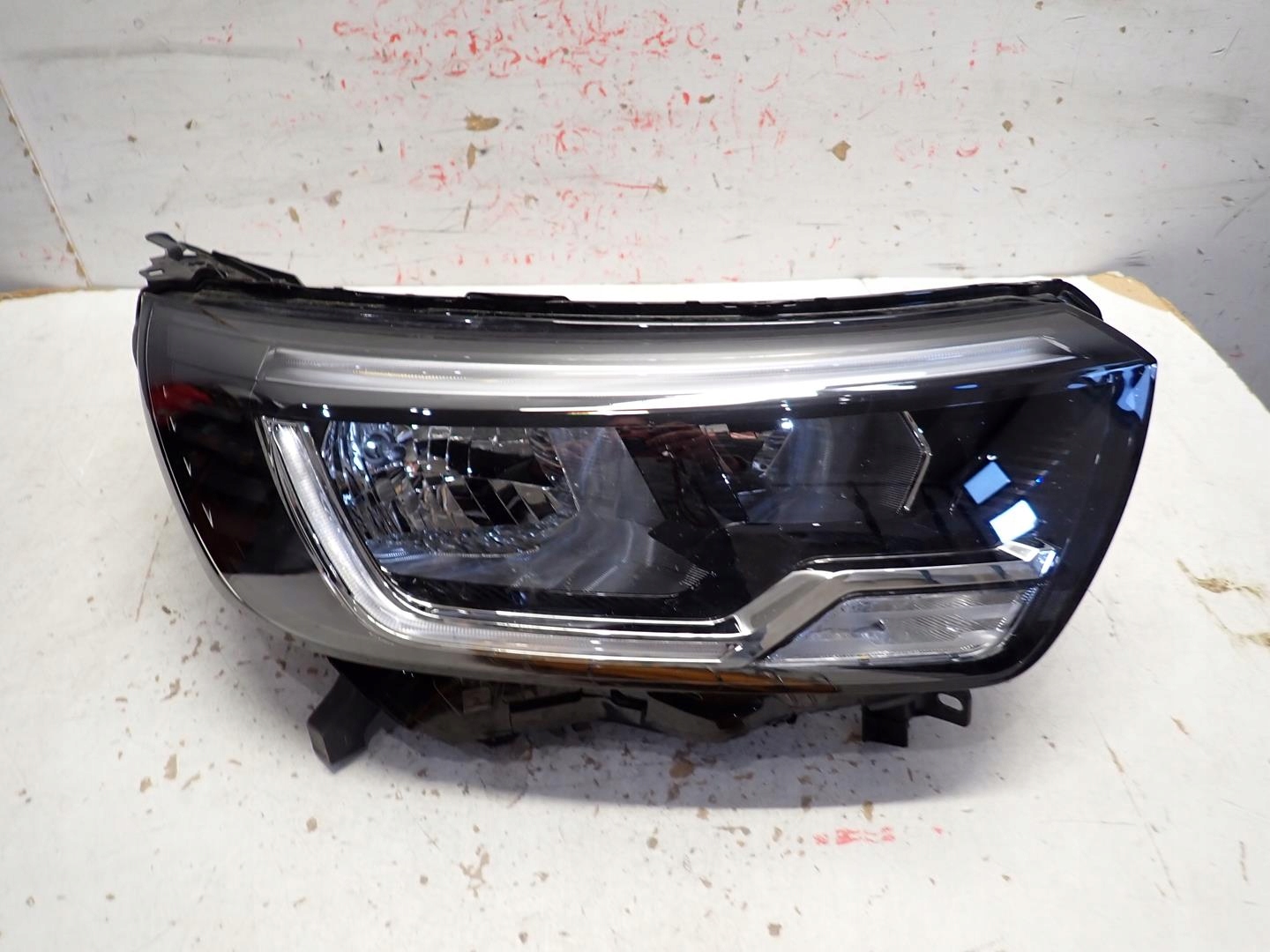 light front front right RENAULT KANGOO IV LED 2021- 260100108