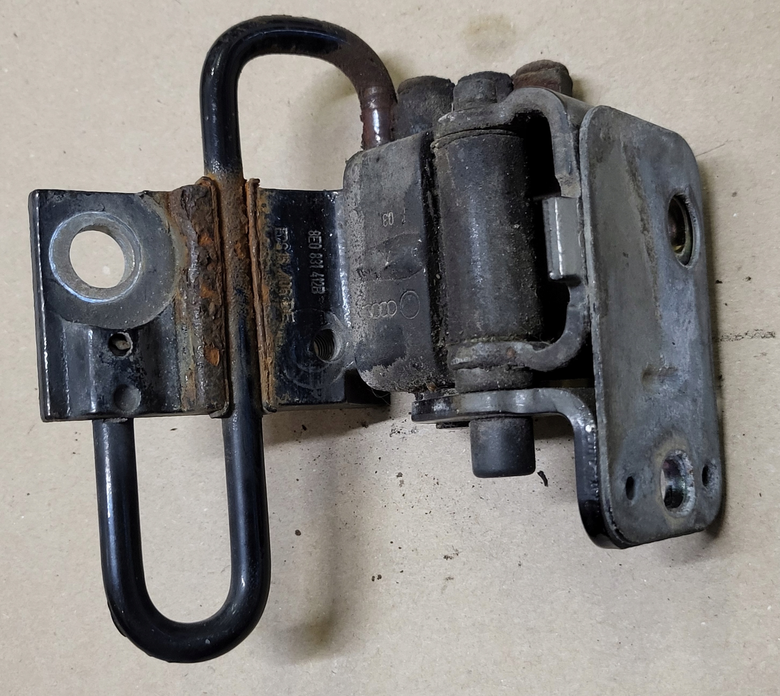 hinge door right front lower AUDI A4 B6 B7 8E A6 C6 black OE
