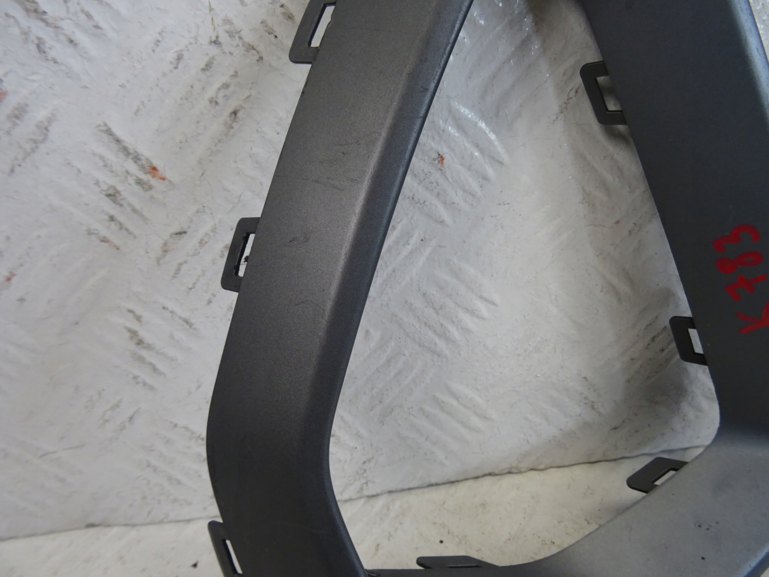 grid of a bumper front front right AUDI Q3 II S-LINE 83A853054A