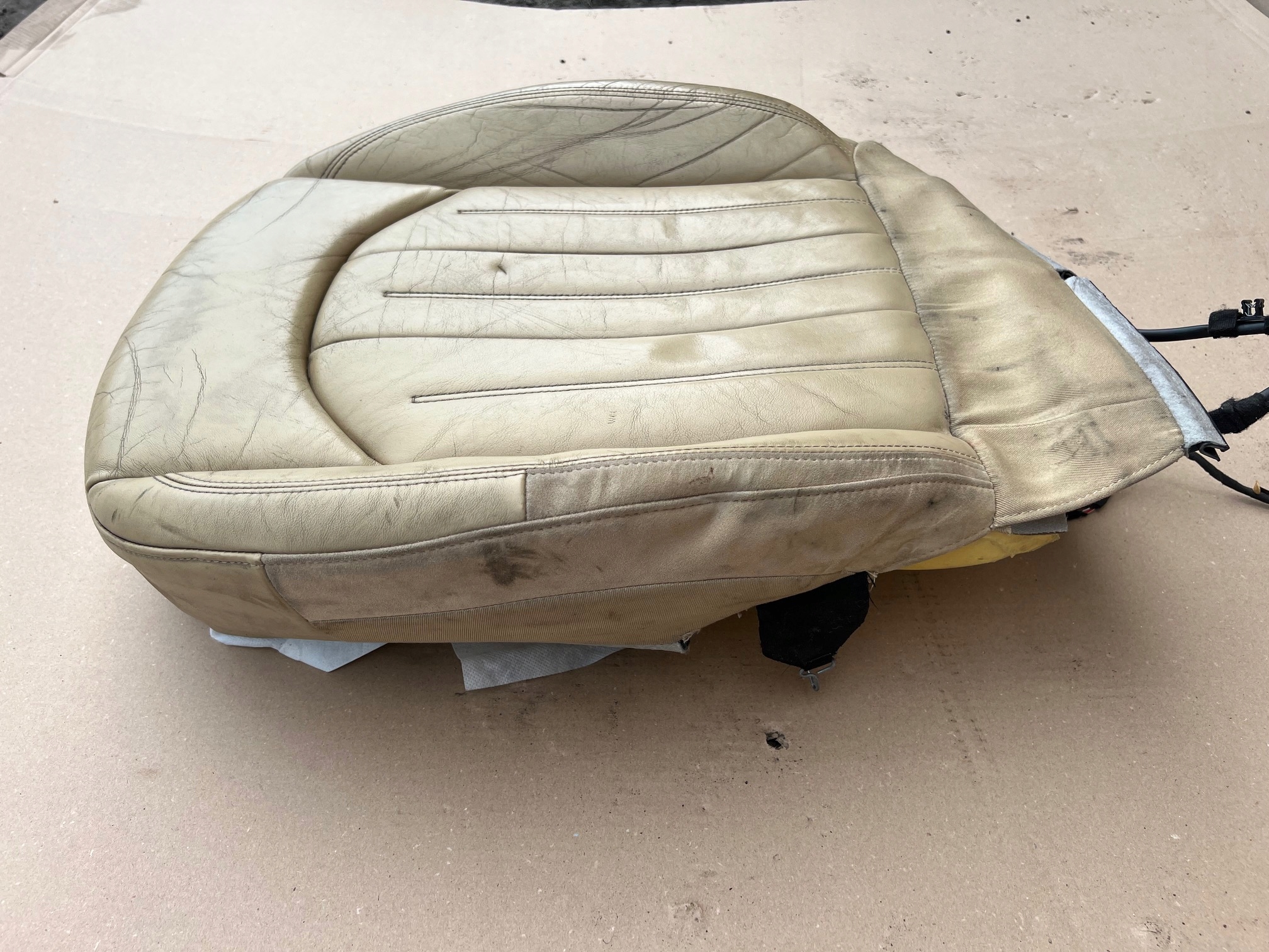 AUDI A8 D4 side SIEDZISKA seat right front leather