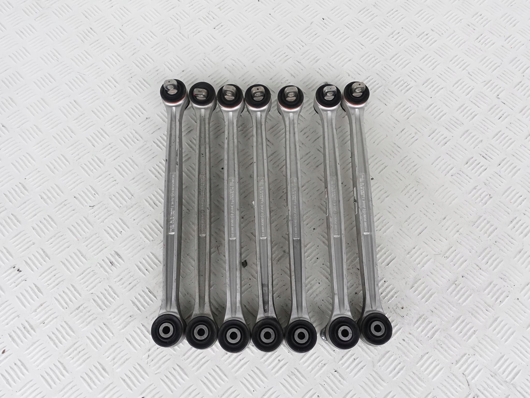 PORSCHE 918 SPYDER QUERLENKER UNTERER HECK LINKS = RECHTS