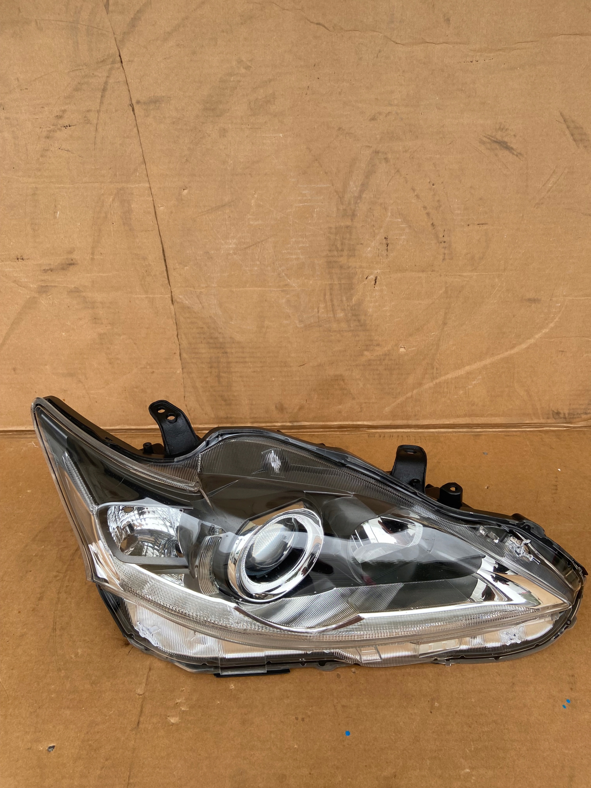 LEXUS CT ФАРА ПЕРЕДНЯЯ ПРАВА LED ЛИНЗА