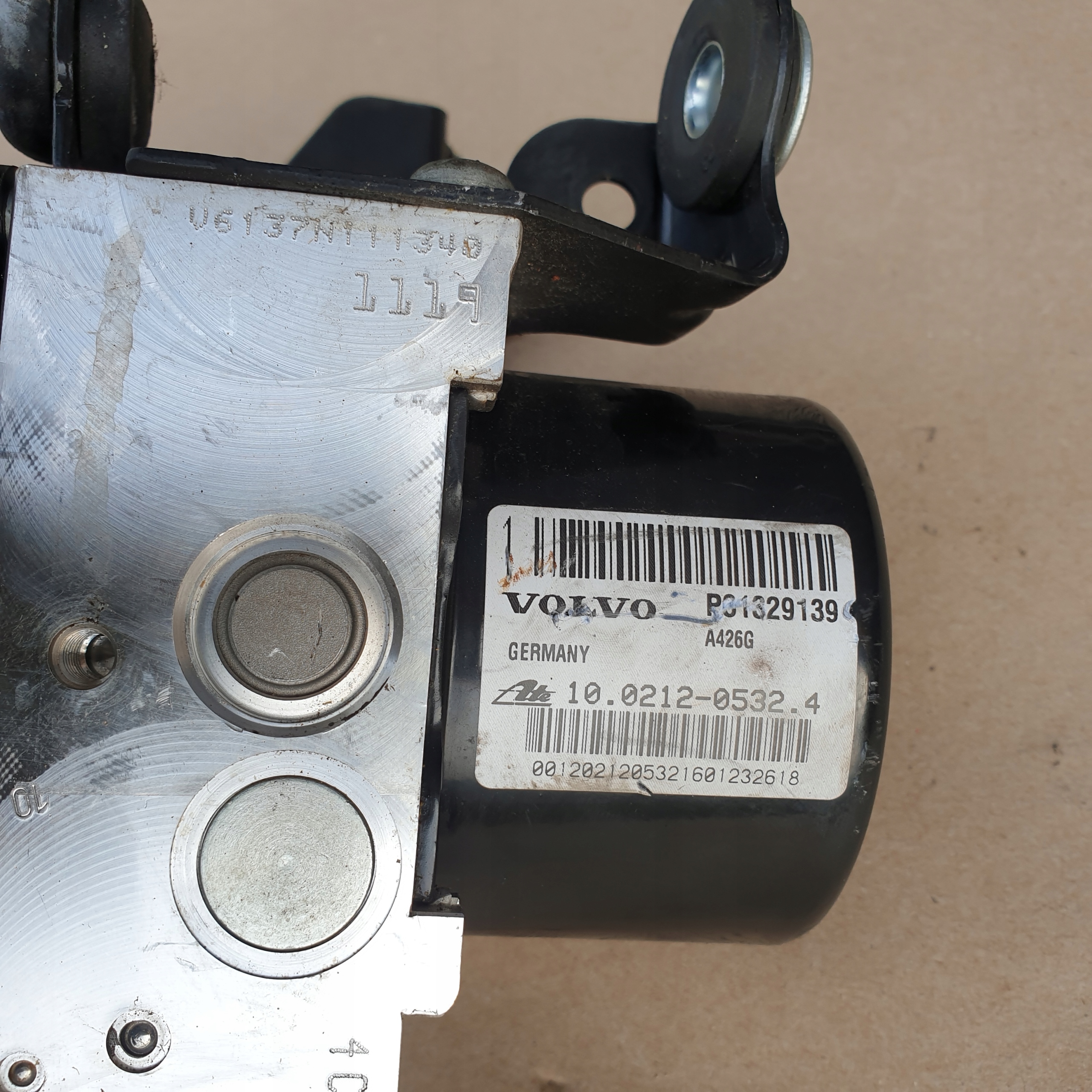 pump ABS control unit holder VOLVO S80 II OE EU