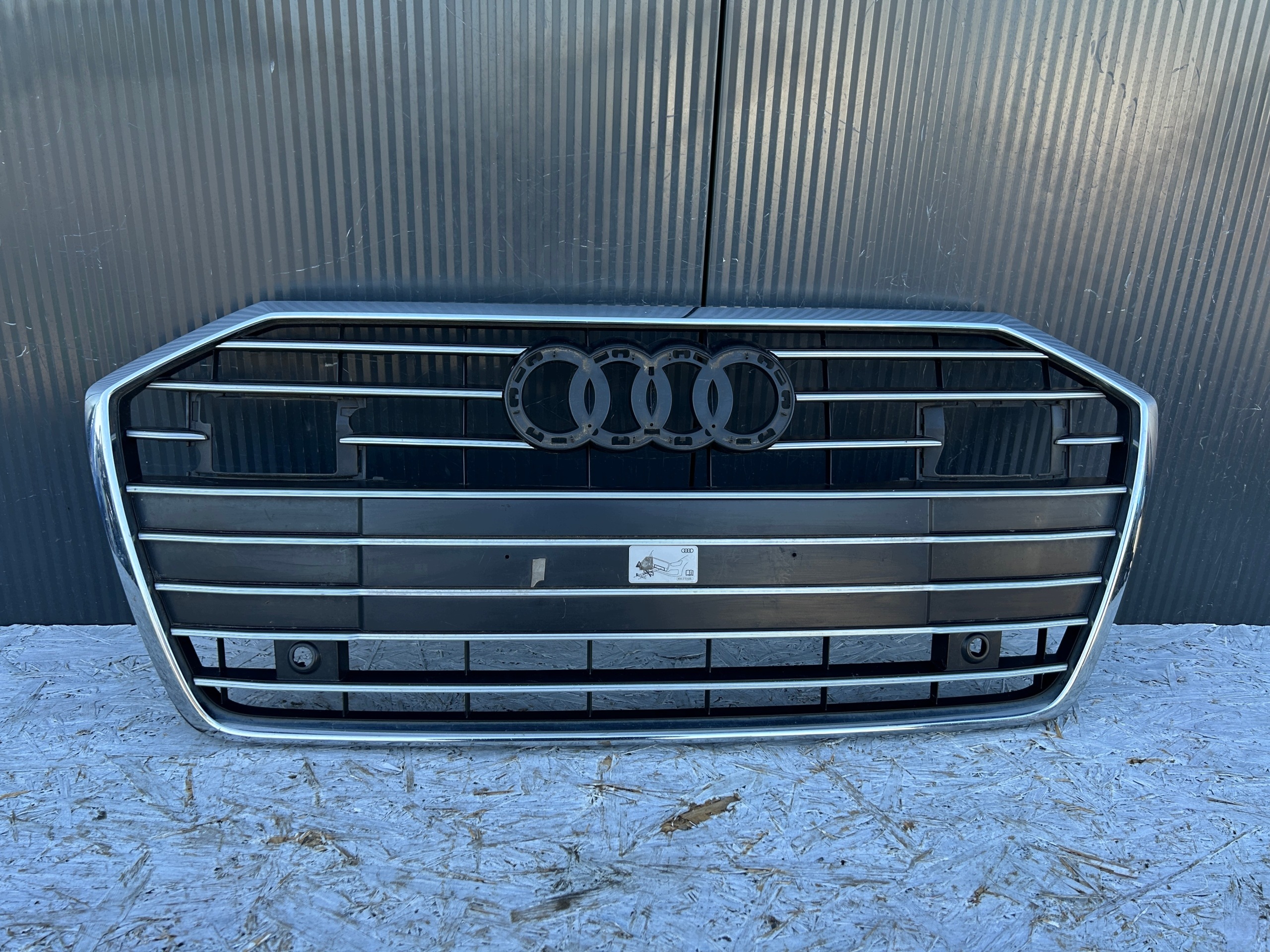 grill grill der stoßstange vorne AUDI A6 C8 4K0853651C