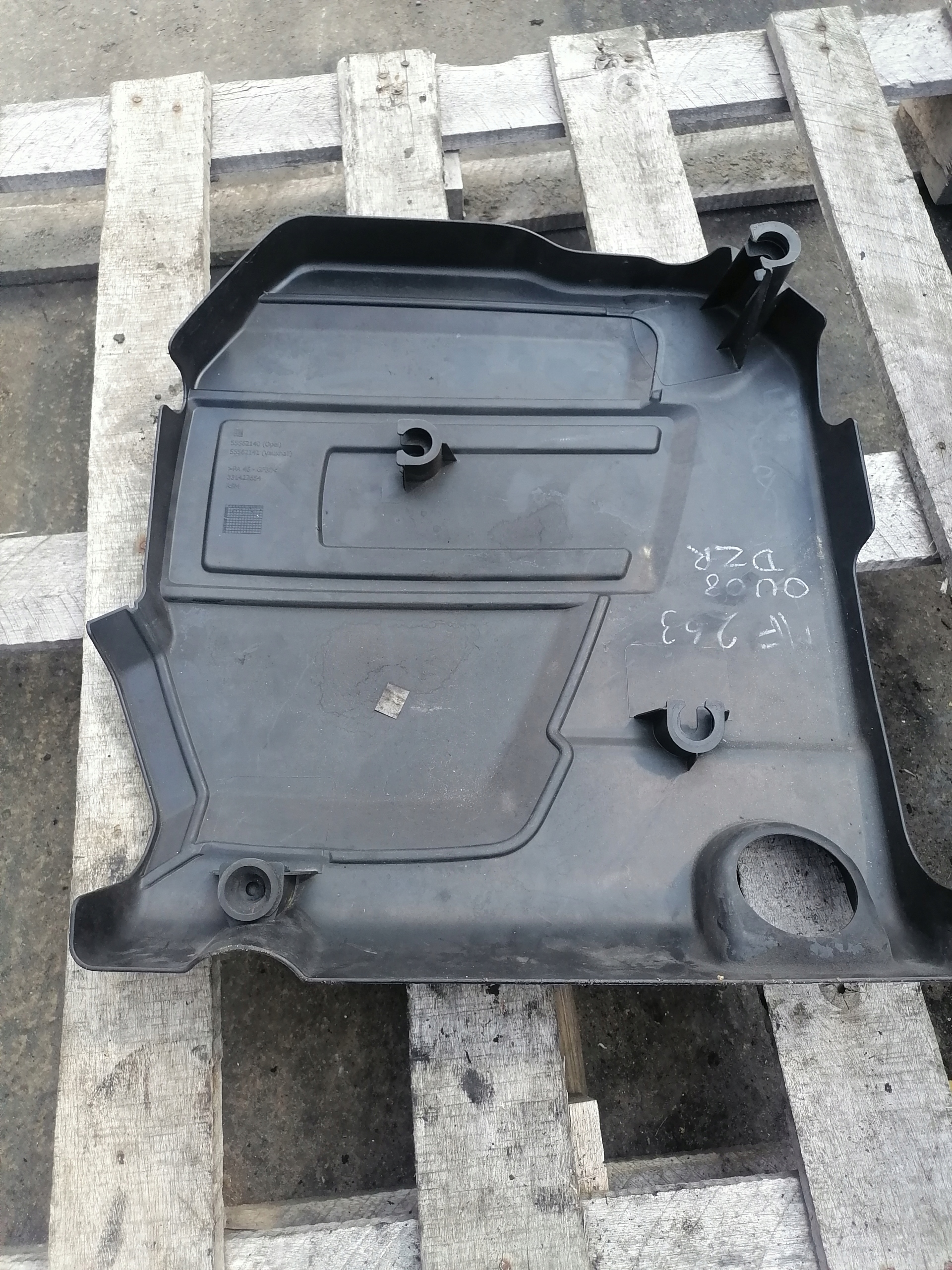 OPEL VECTRA SIGNUM motor cover 3.0 55562140