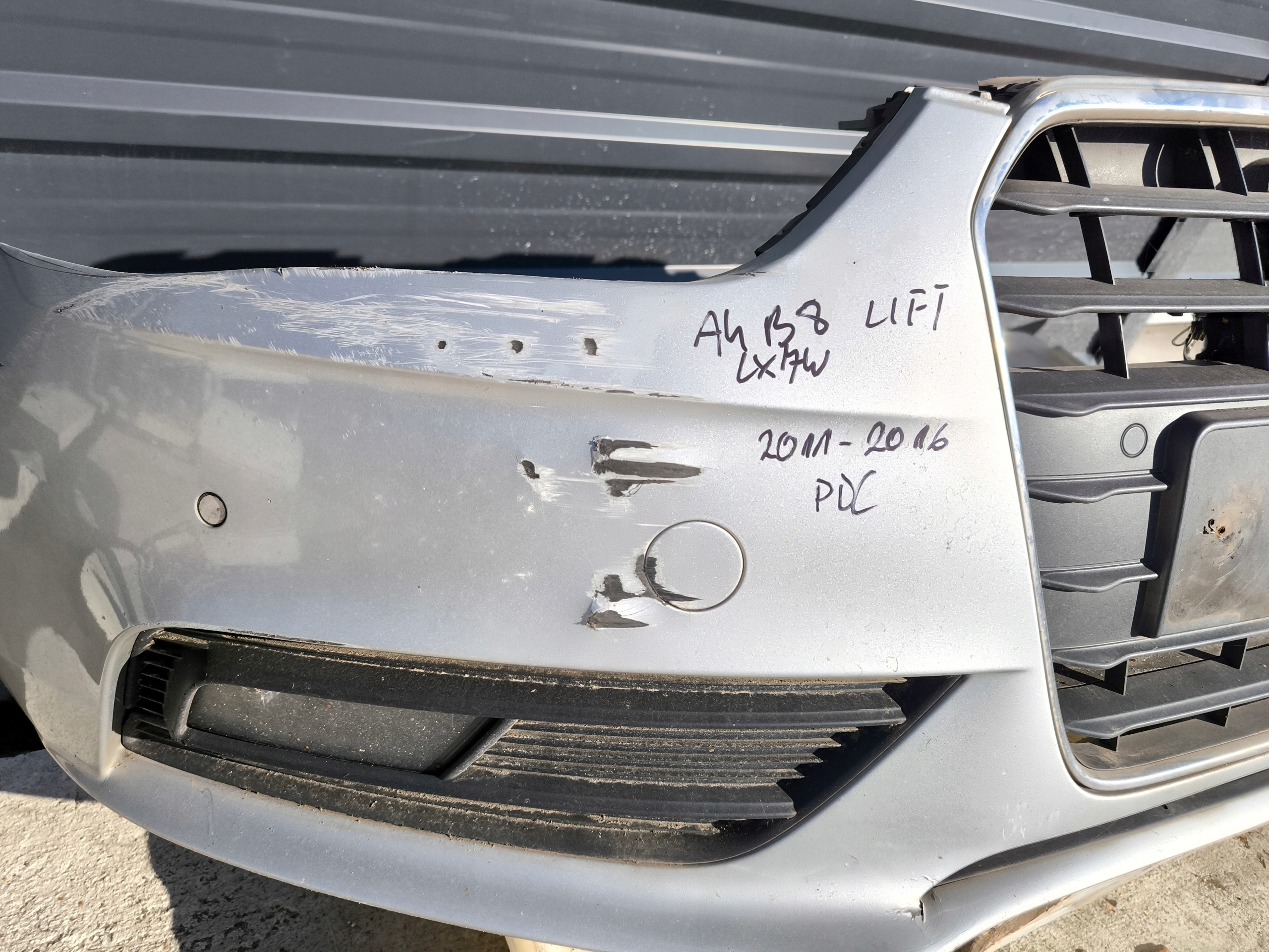 bumper front complete AUDI A4 B8 LIFT 2011-2016 LX7W PDC original !!!
