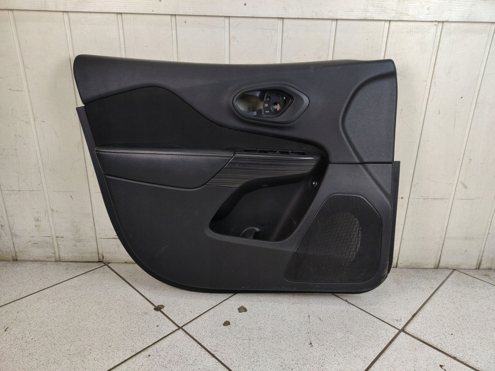 side door front left side Jeep Cherokee 5 2014 1UJ171X9AX