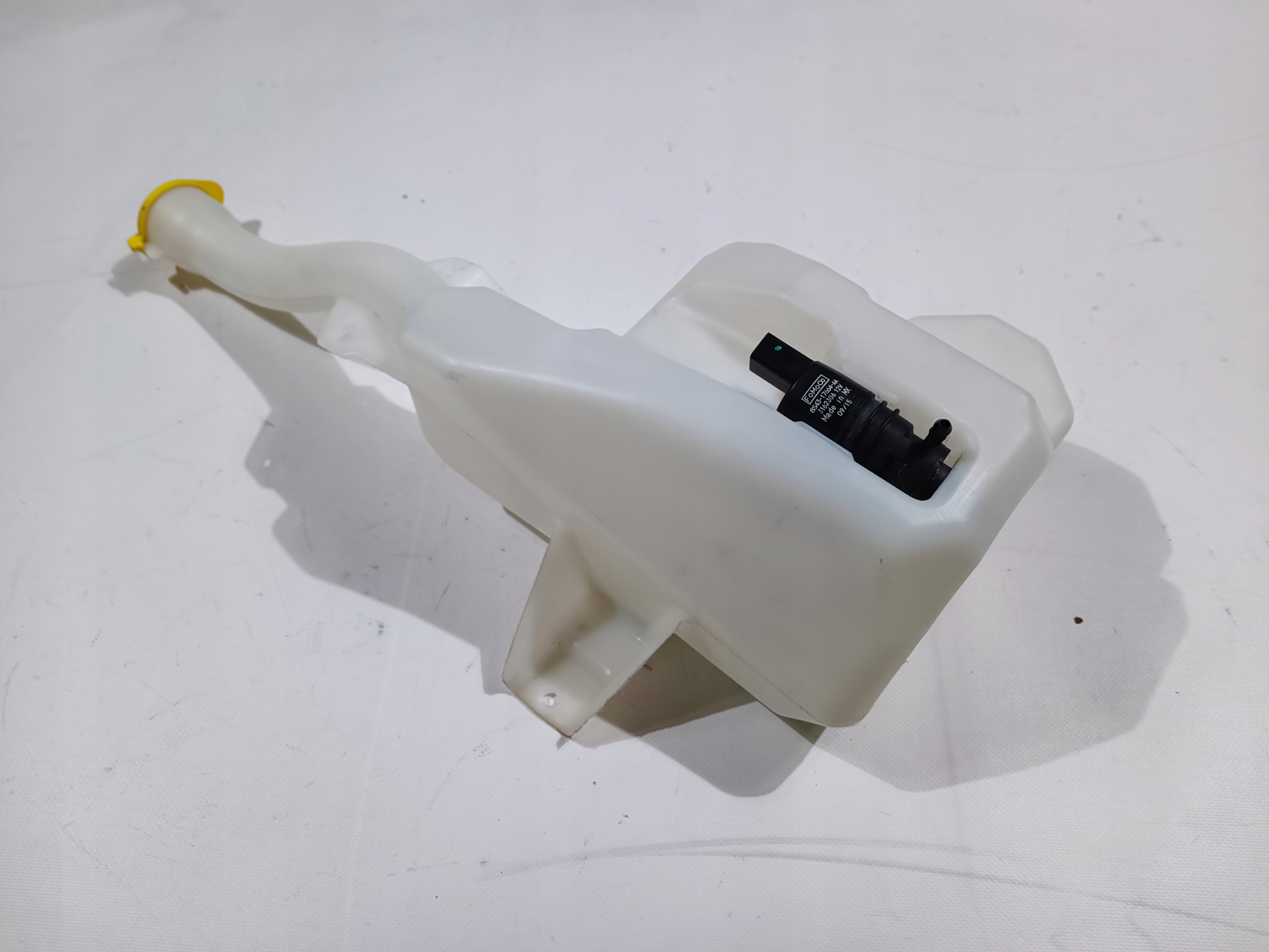 washer fluid tank Ford Mustang VI 2015