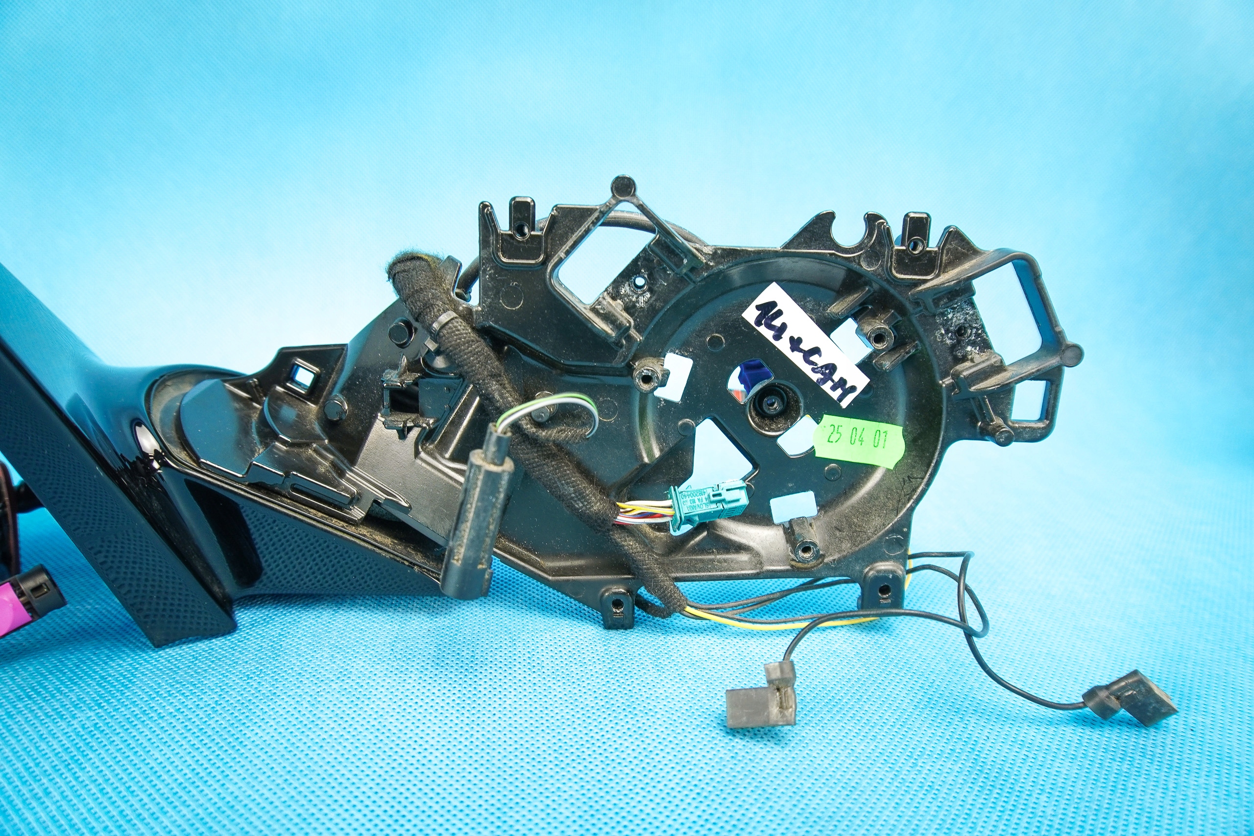 bracket mirrors zewn right Audi A8 4H 4H1857410M