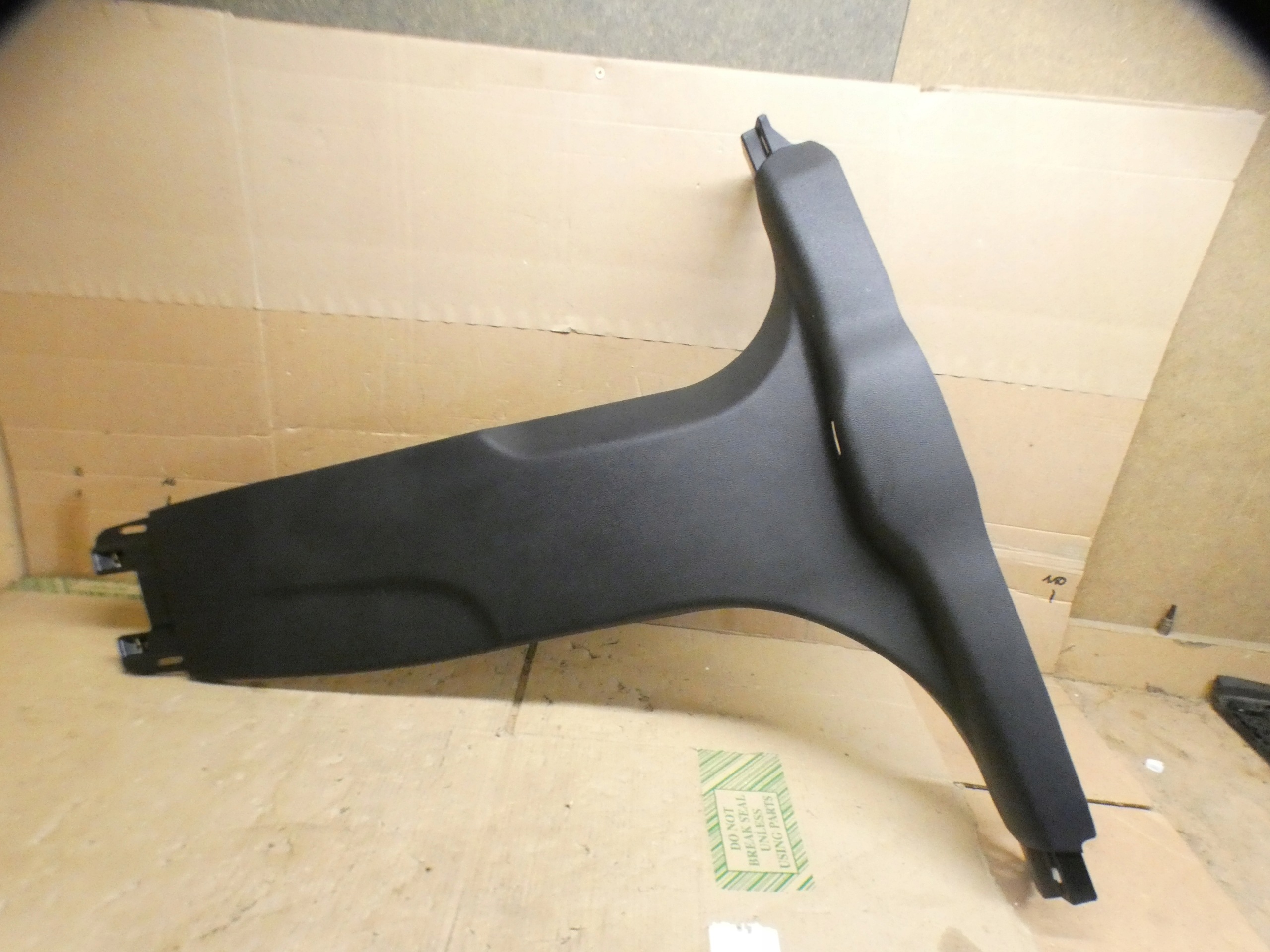 plastic cover SLUPKA right 735732837 JEEP AVENGER 24R