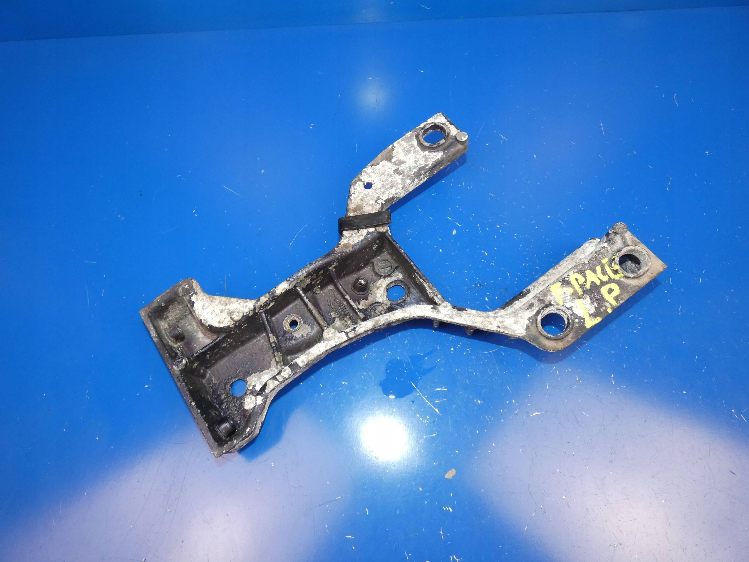 JAGUAR F-PACE X761 console supports of the front left front