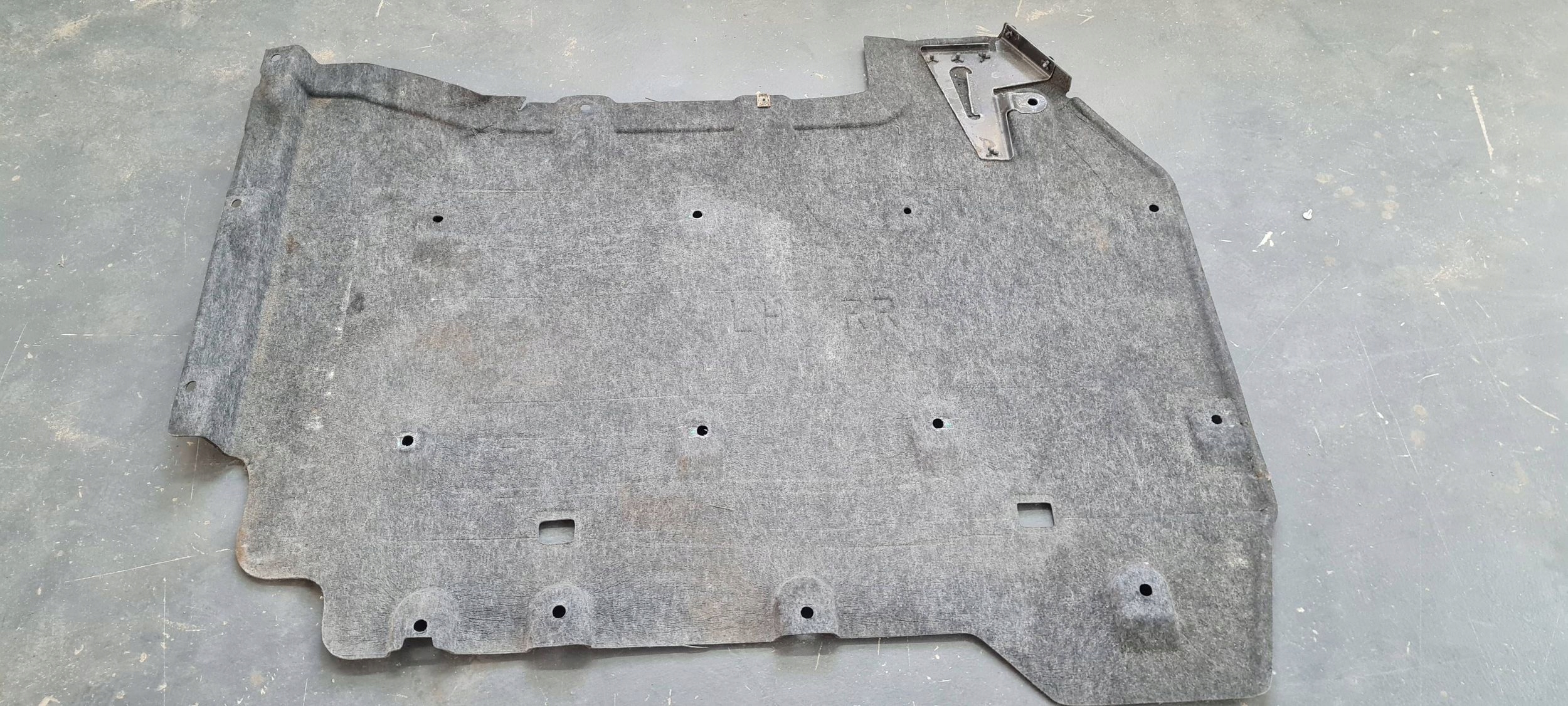Chrysler Pacifica 2022 cover chassis cap PRZECIWBLOTOWA