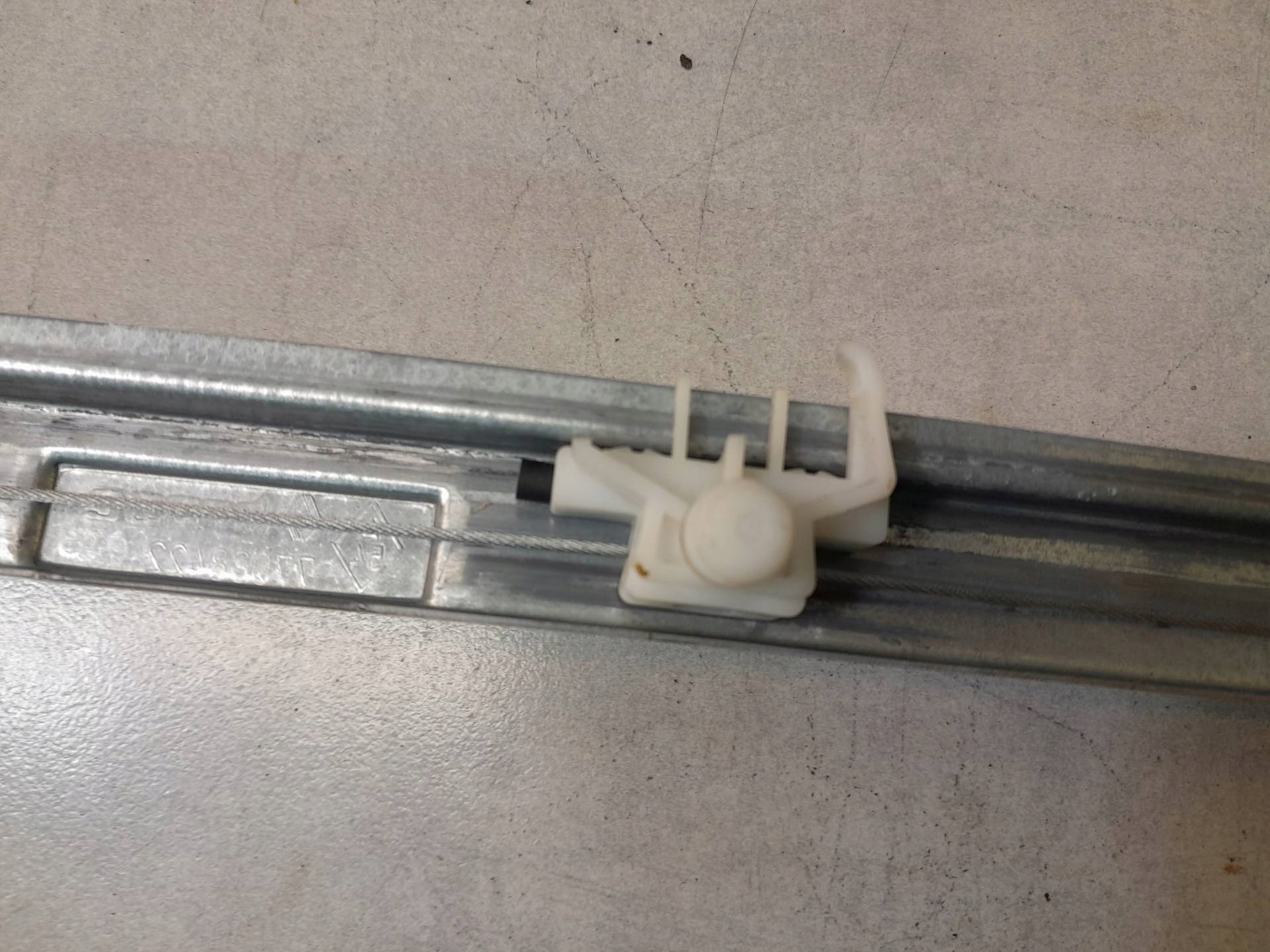 window regulator right front CLIO II 1.9 D 7700842240G