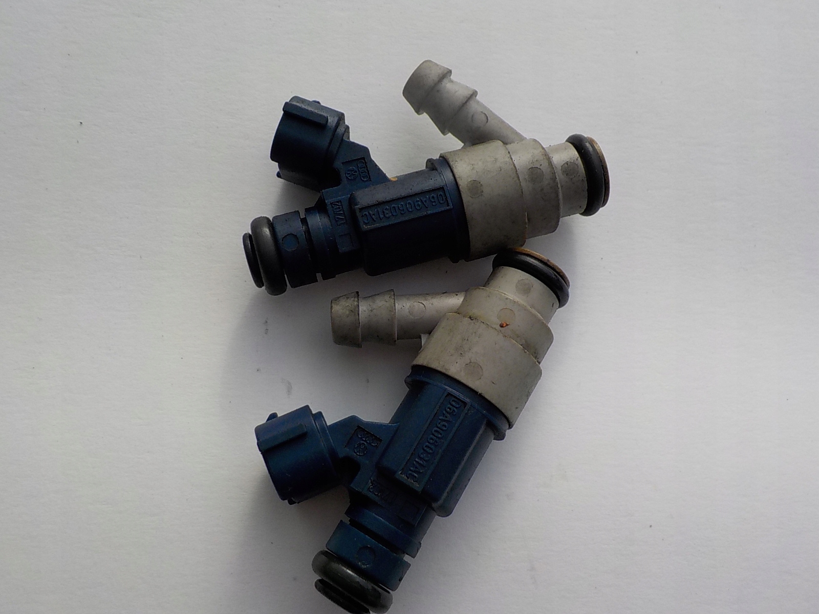 VOLKSWAGEN BORA 2.0 B injector 06A906031AC