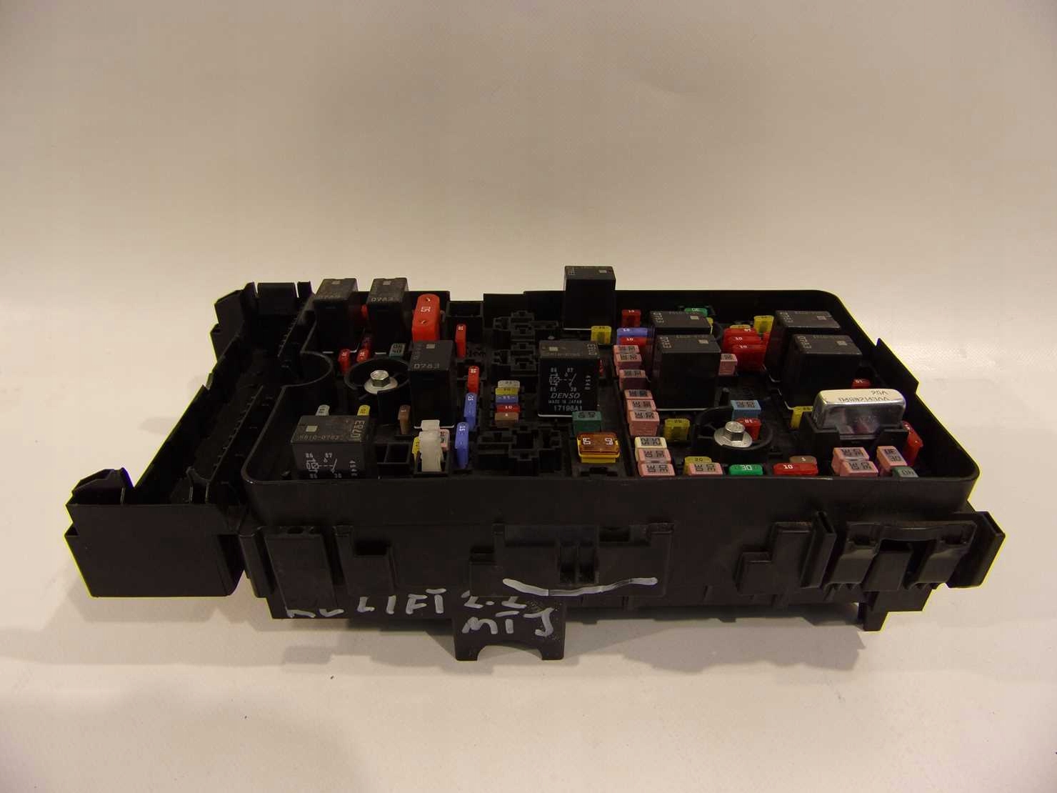 JEEP CHEROKEE KL 2.2 19-БЛОК ПРЕДОХРАНИТЕЛЕЙ