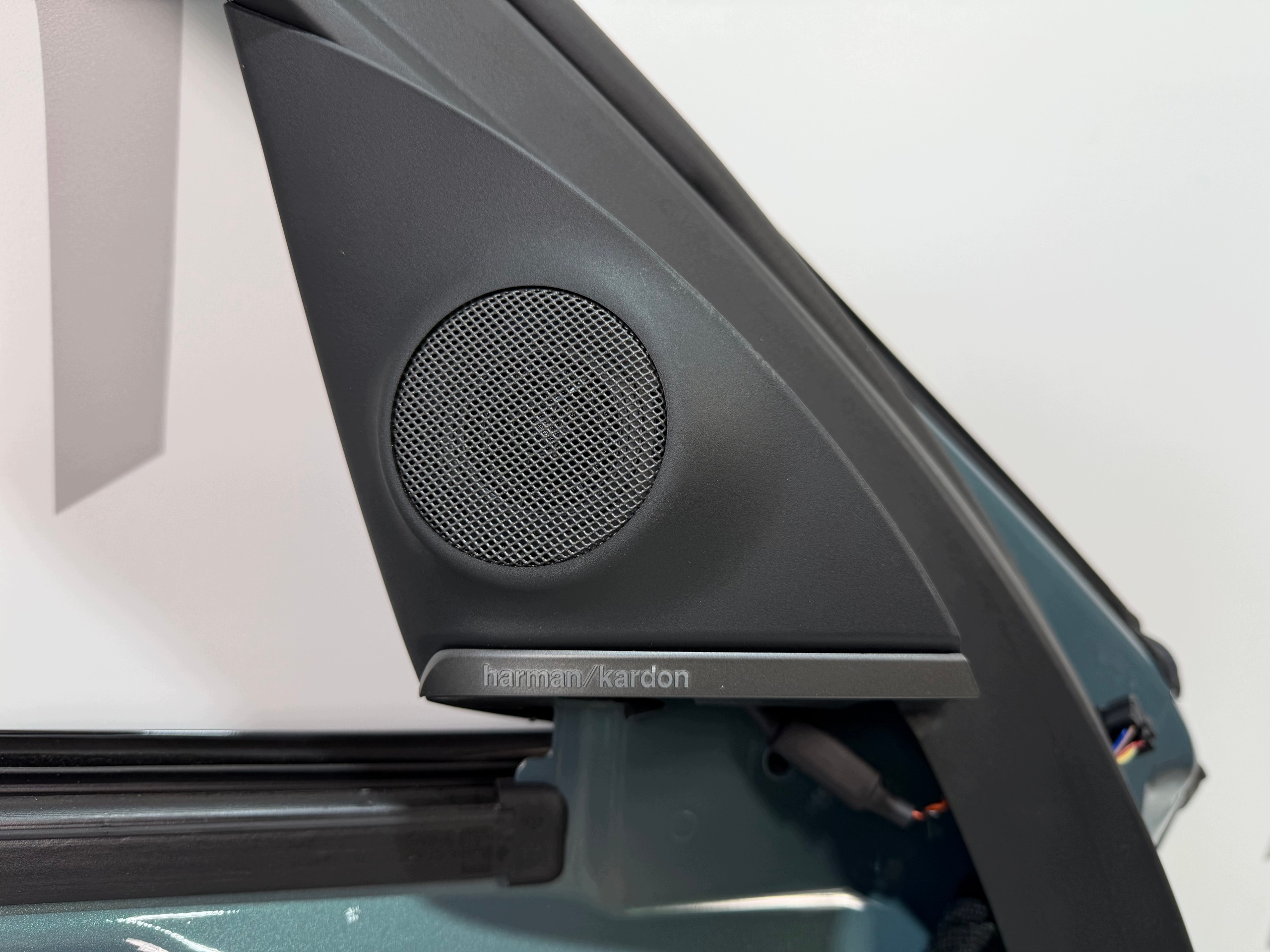 door left front BMW XM G09 C5Y CAPE YORK GREEN METALLIC