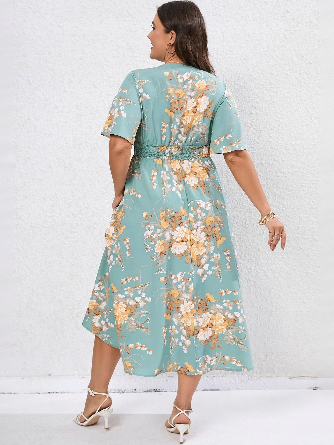 SHEIN MIĘTOWA SUKIENKA A-LINE W KWIATY Z MARSZCZENIEM XL 66603 Długość do połowy łydki