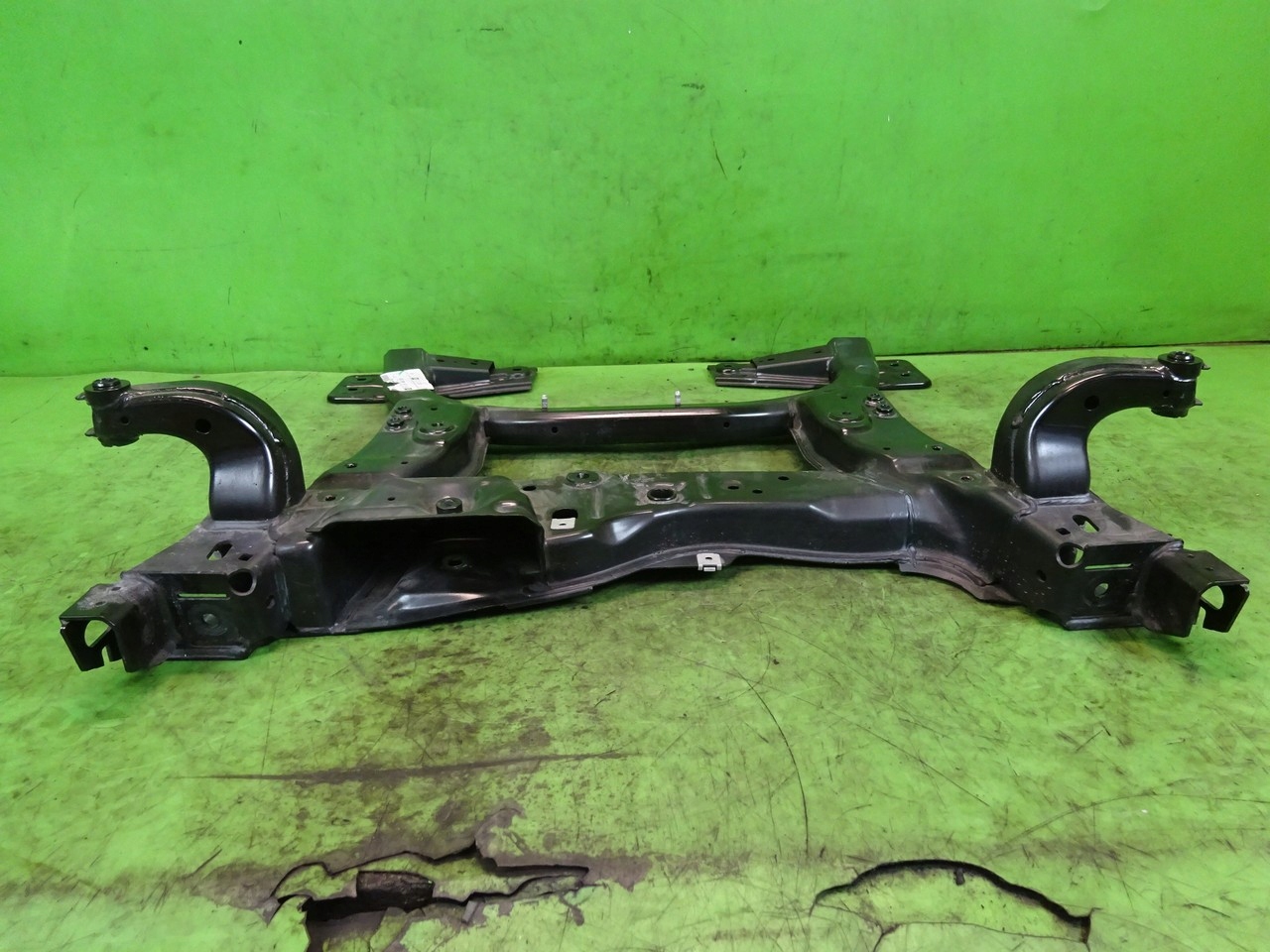 Wozek sanki trawers PRZOD INFINITI QX30 Q30 2 0 Part number 24105207