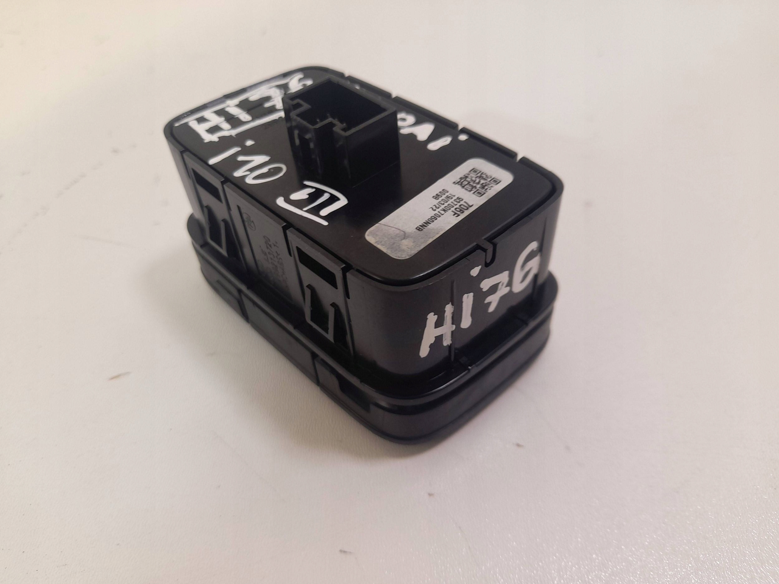 Hyundai i10 III light switch 93700K7060 (HI76)
