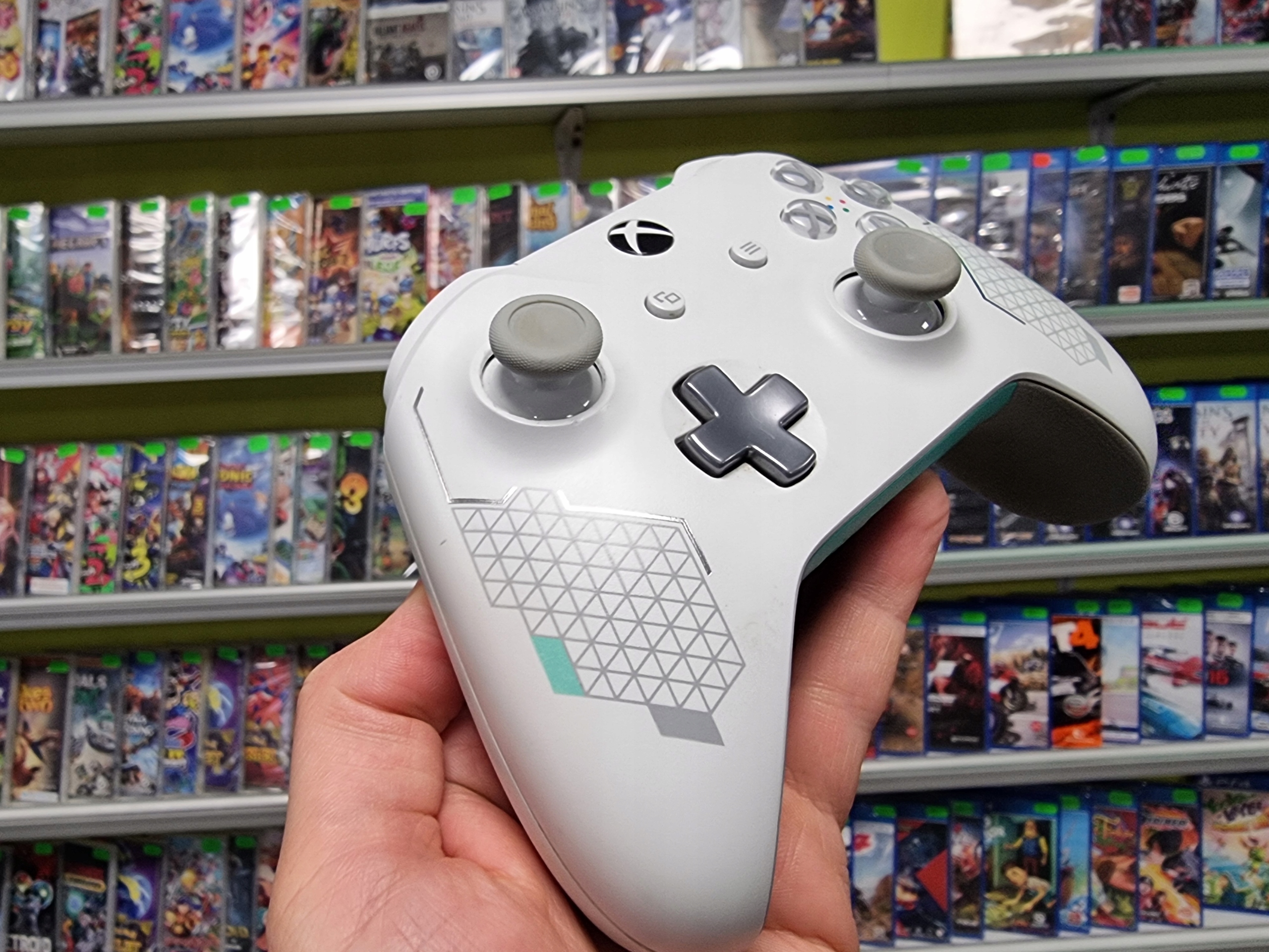 25. PAD KONTROLER XBOX ONE SERIES S X PC SPORT WHITE GUMOWANE GRIPY LIMITED Sposób podłączenia bezprzewodowy