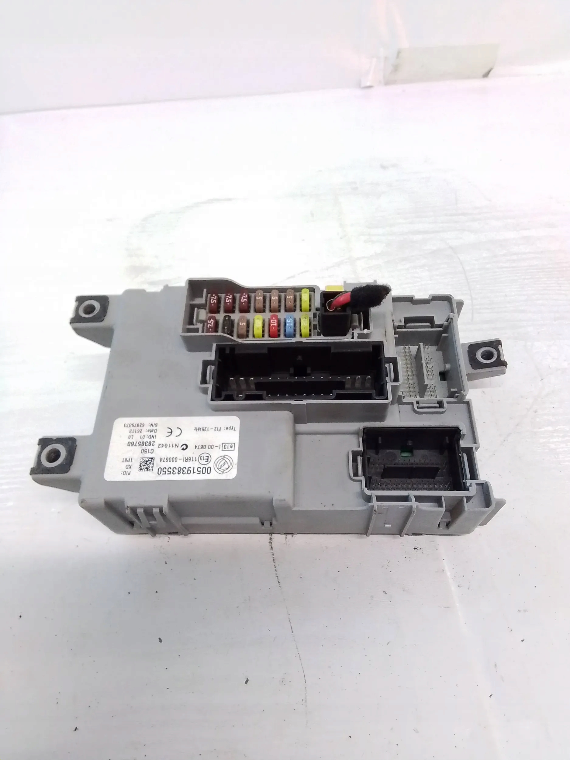 Fiat Doblo II COMBO D SKRZYNKA MODUŁ BEZPIECZNIKÓW BSI 00519383550