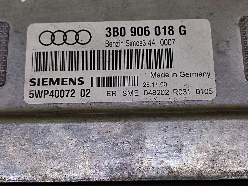 AUDI A4 B5 1.6 control unit of the engine 3B0906018G