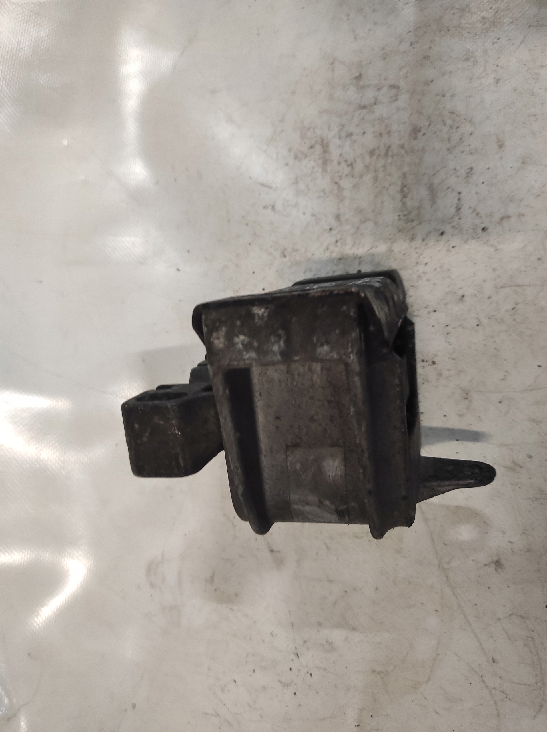 Seat Toledo II 2 1J0199555 engine mount