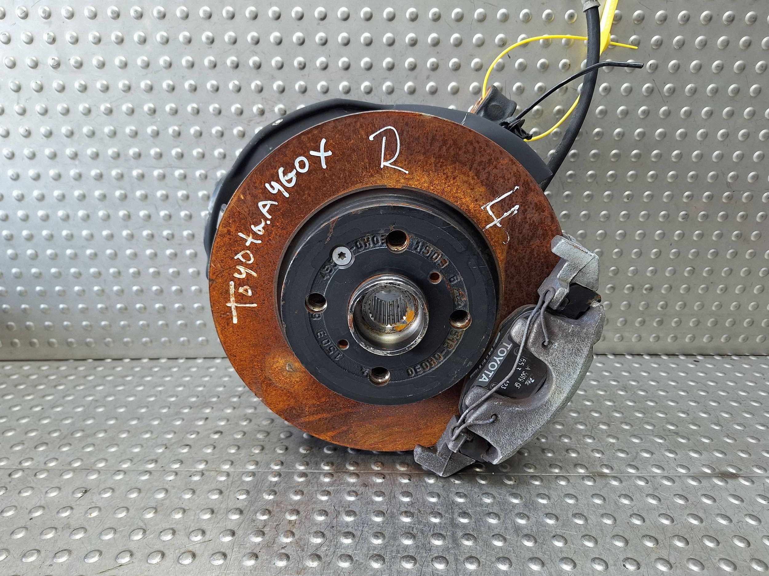 swing right front TOYOTA AYGO X 22-26 caliper fs22r