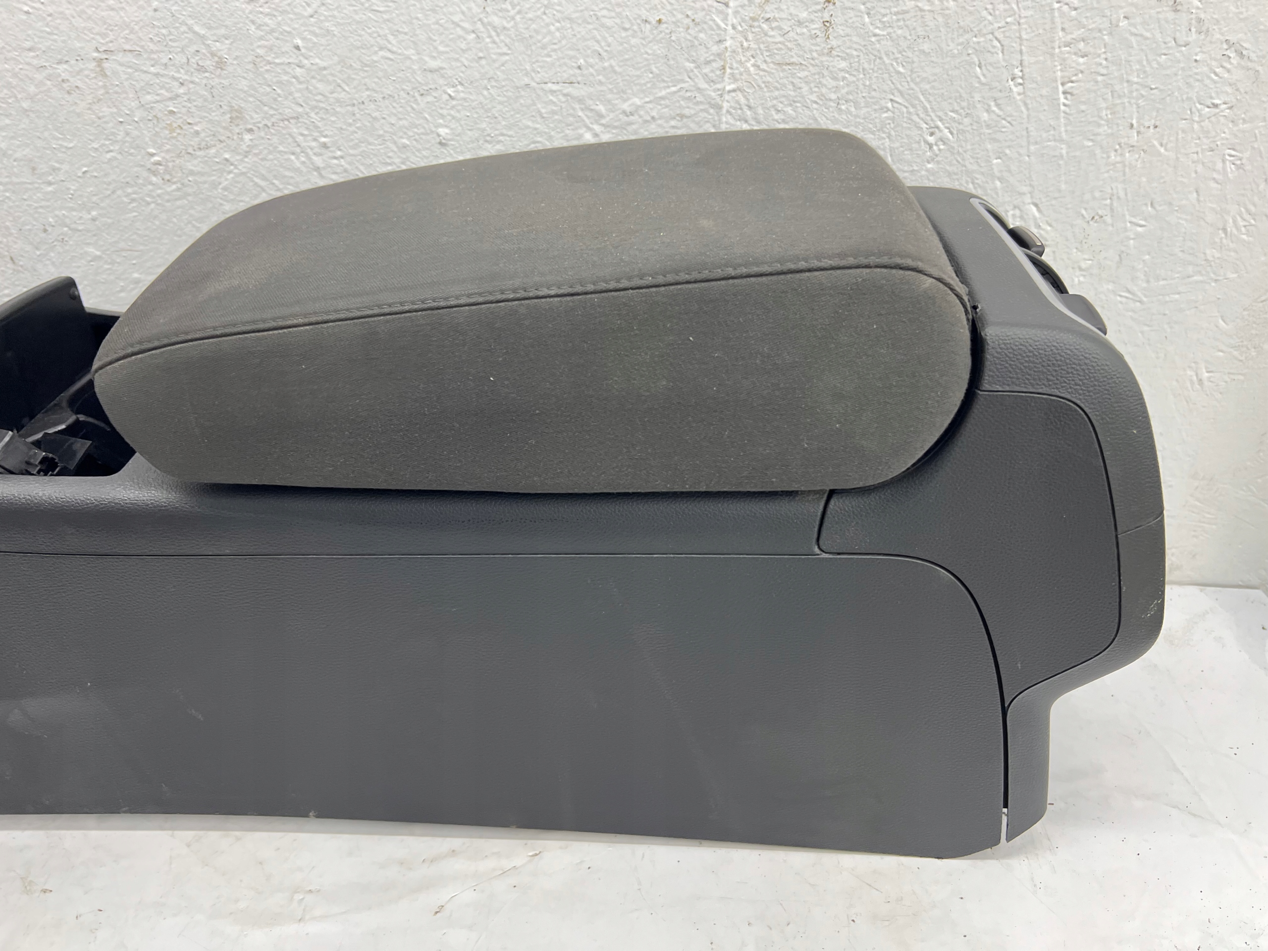 original TUNEL central armrest AUDI A6 C7 4G0863244