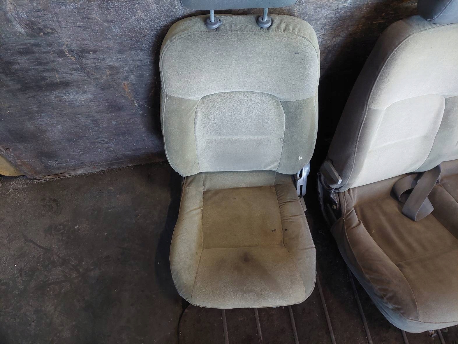 seat left front + right front KIA BONGO K2700 II LIFT