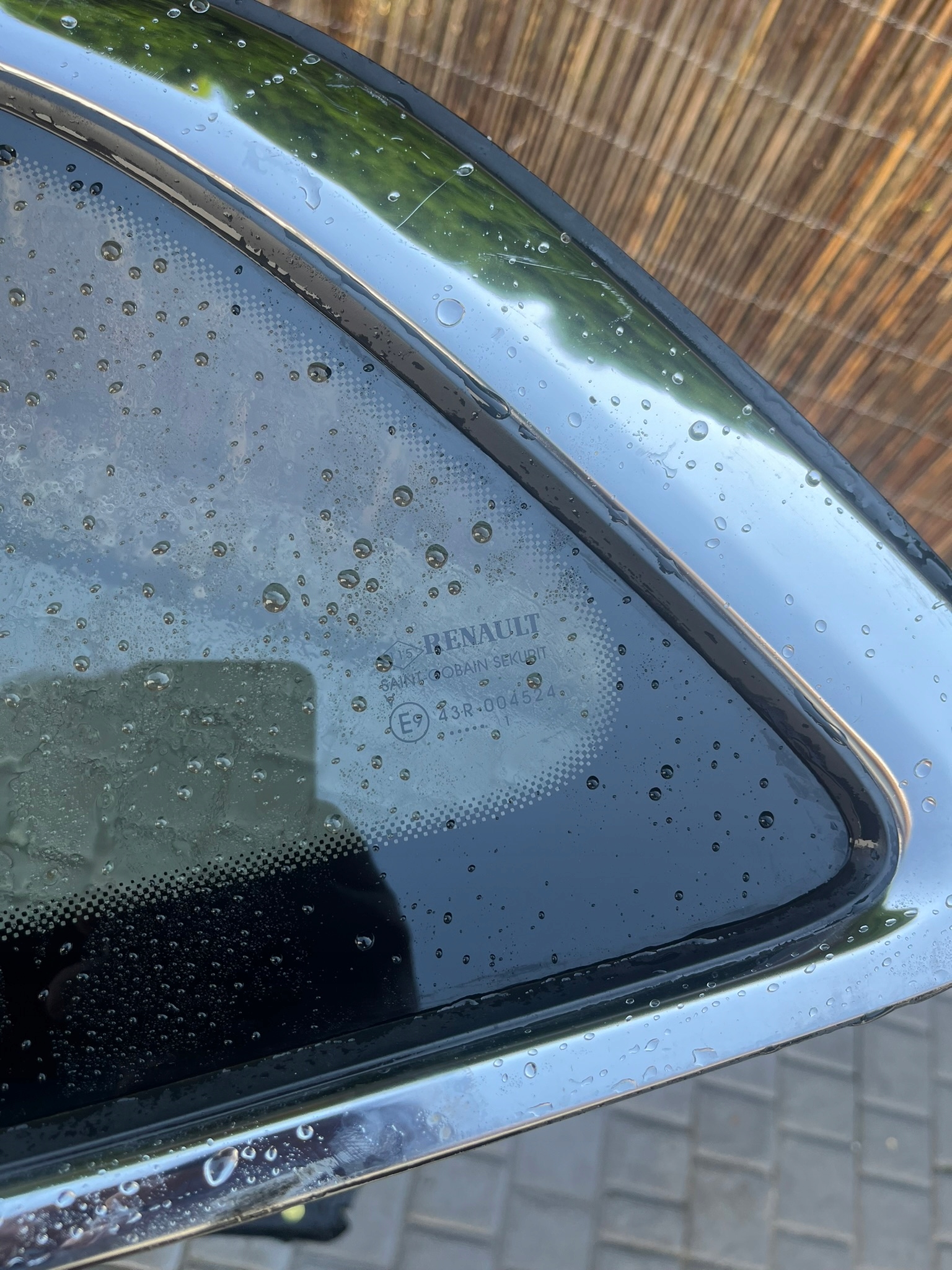 SZYBKA SZYBA KAROSERYJNA PRAWY TYŁ RENAULT KADJAR 2017 Producent części Renault OE