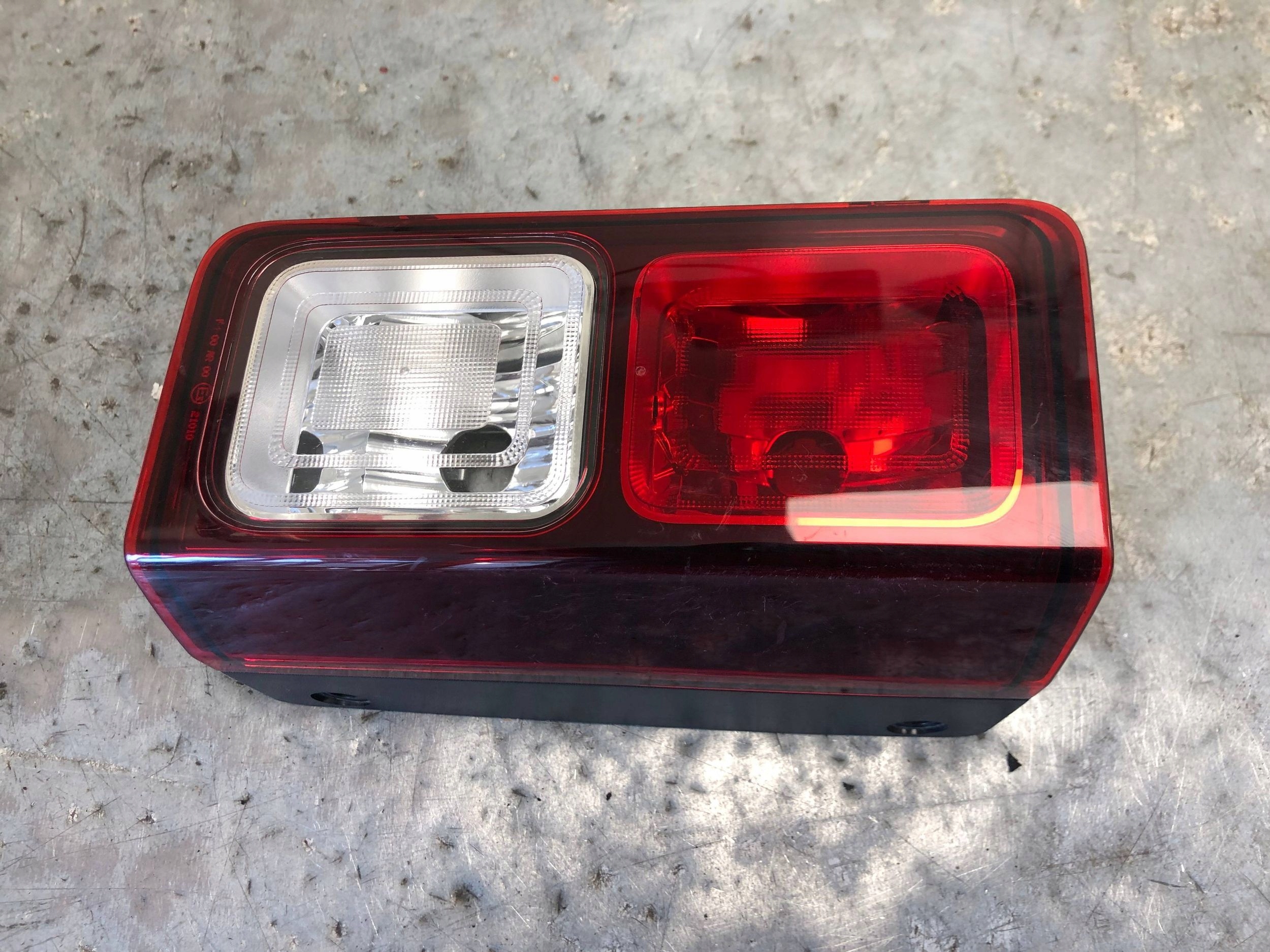 light left rear part RENAULT TRAFIC III 265598248R