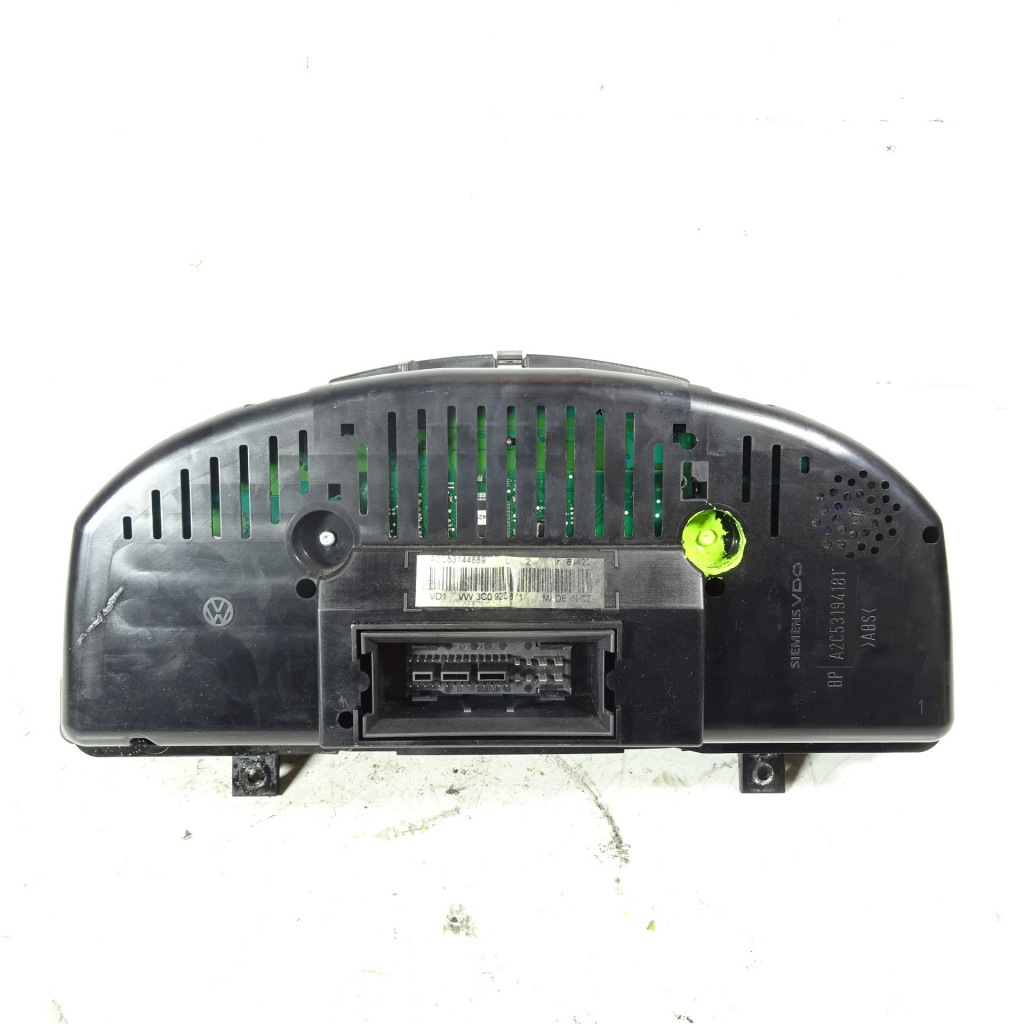 VW PASSAT B6 1.9TDI dials 3C0920871