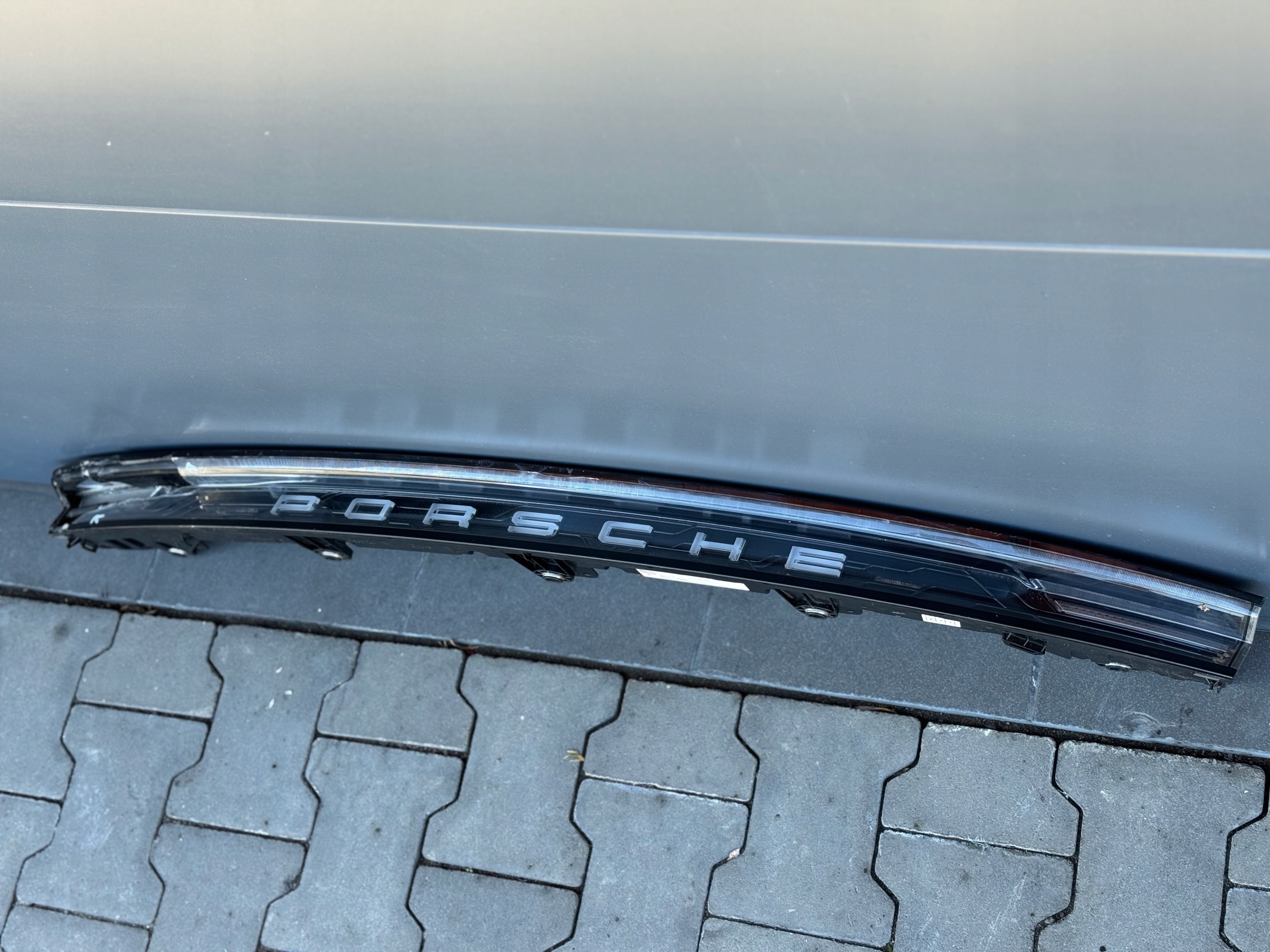 light cap rear part PORSCHE TAYCAN 9J1 9J1945081M