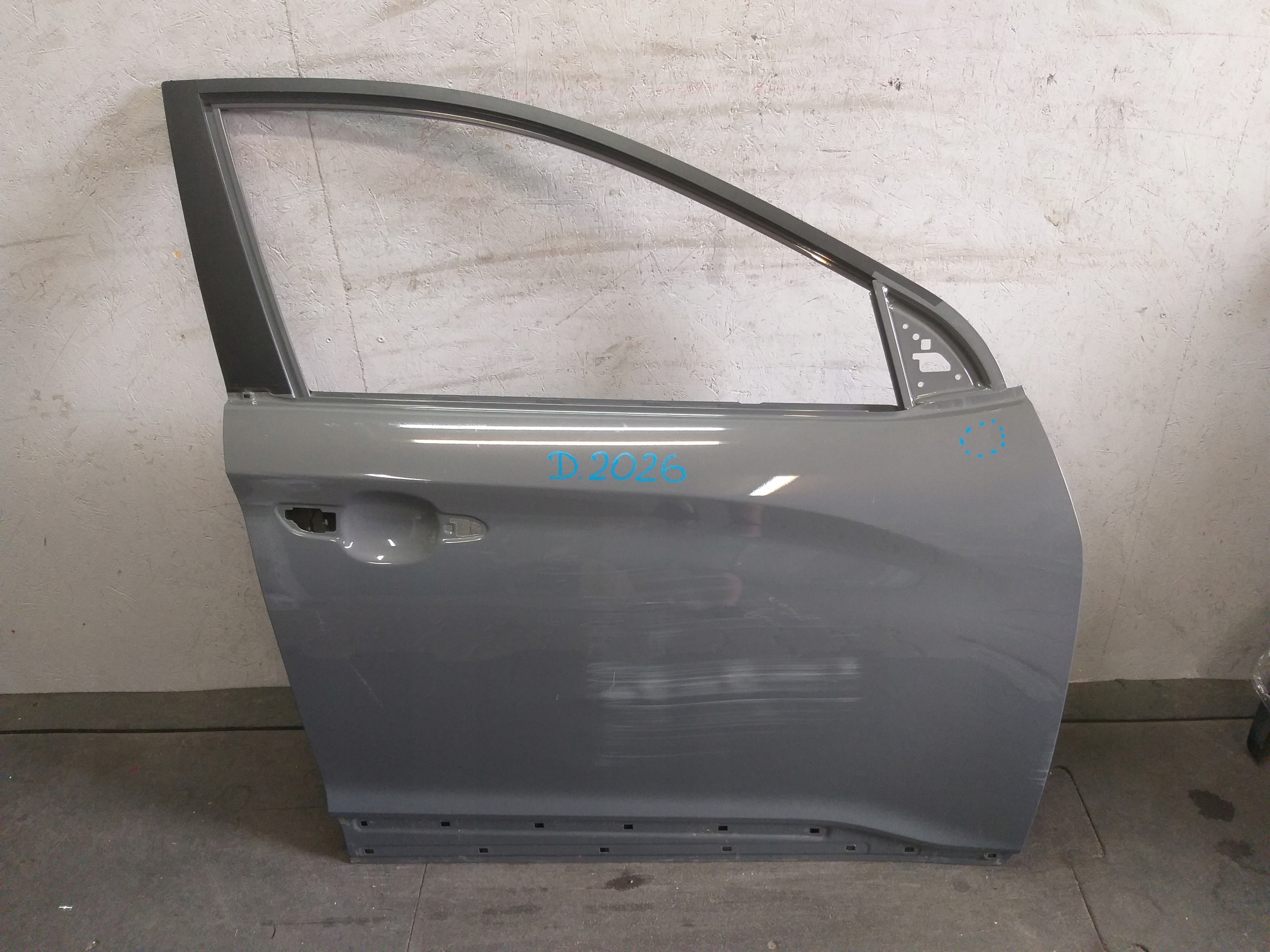 DOOR FRONT RIGHT HYUNDAI KONA