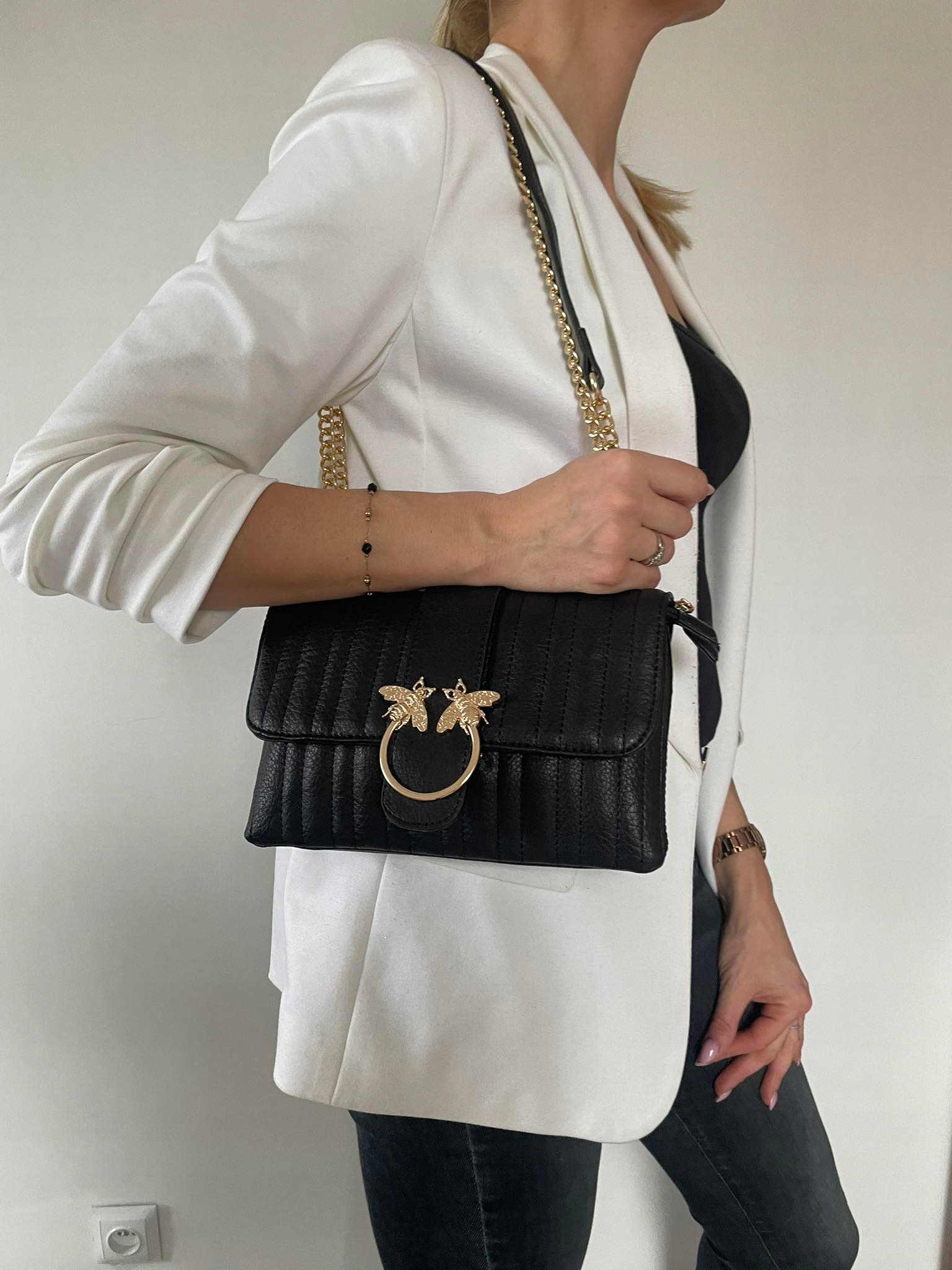 Torebka chanelka LISTONOSZKA PSZCZÓŁKI łańcuszek Kolor czarny