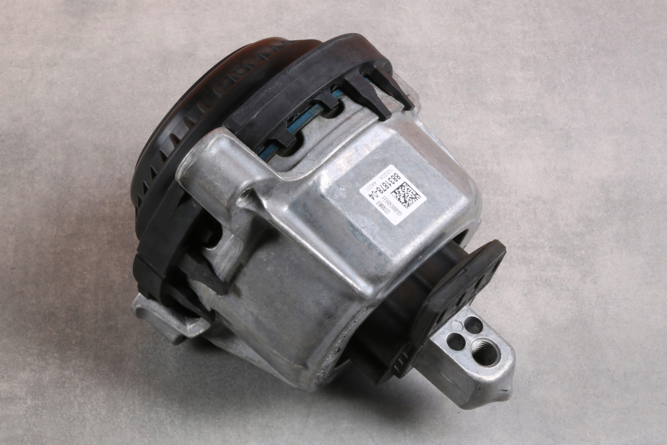 BMW 5' G60 G61 530e B48X HYBRYDA engine mount right 8831878