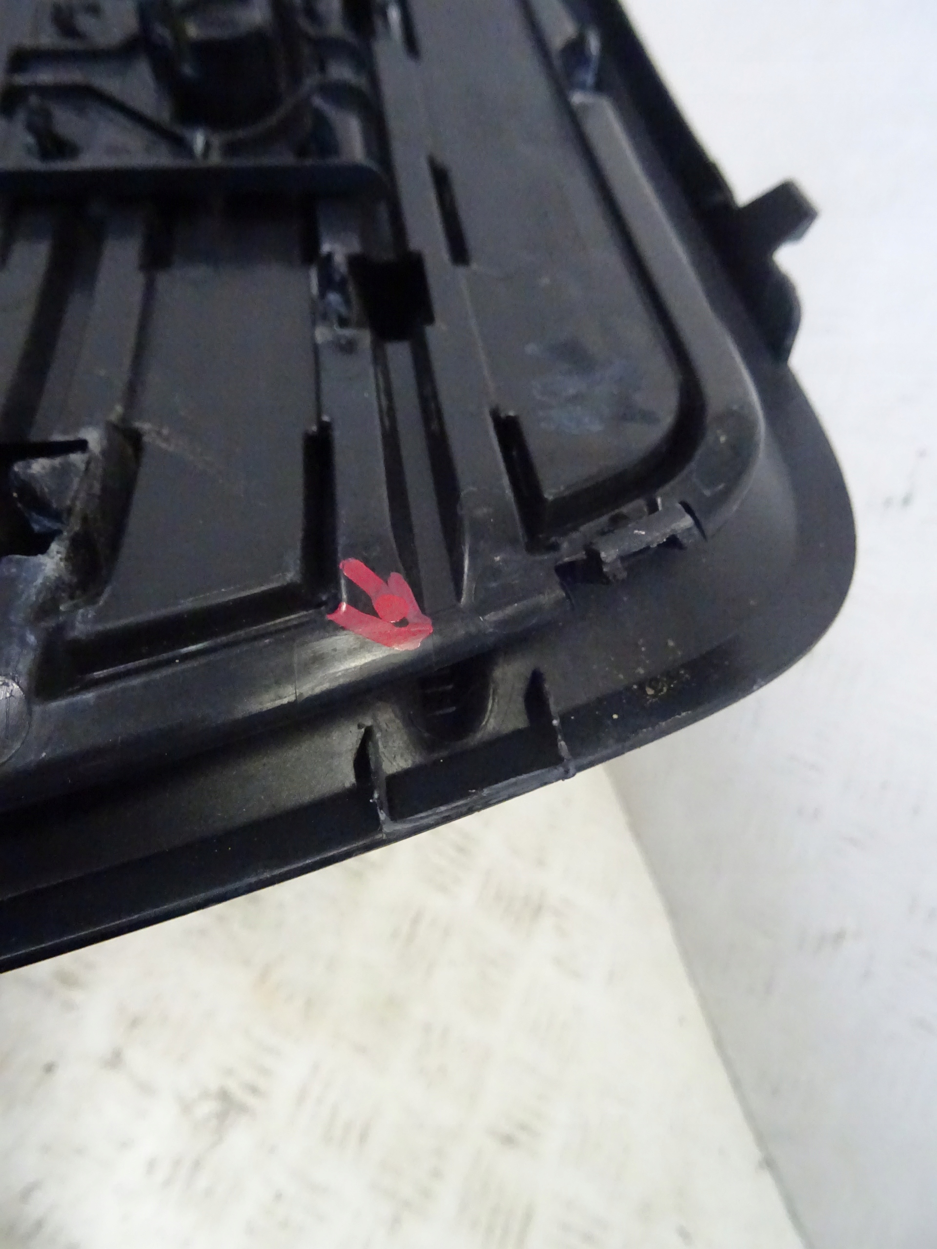 grid of a bumper front front right AUDI Q3 8U S-LINE LIFT 8U0807152C