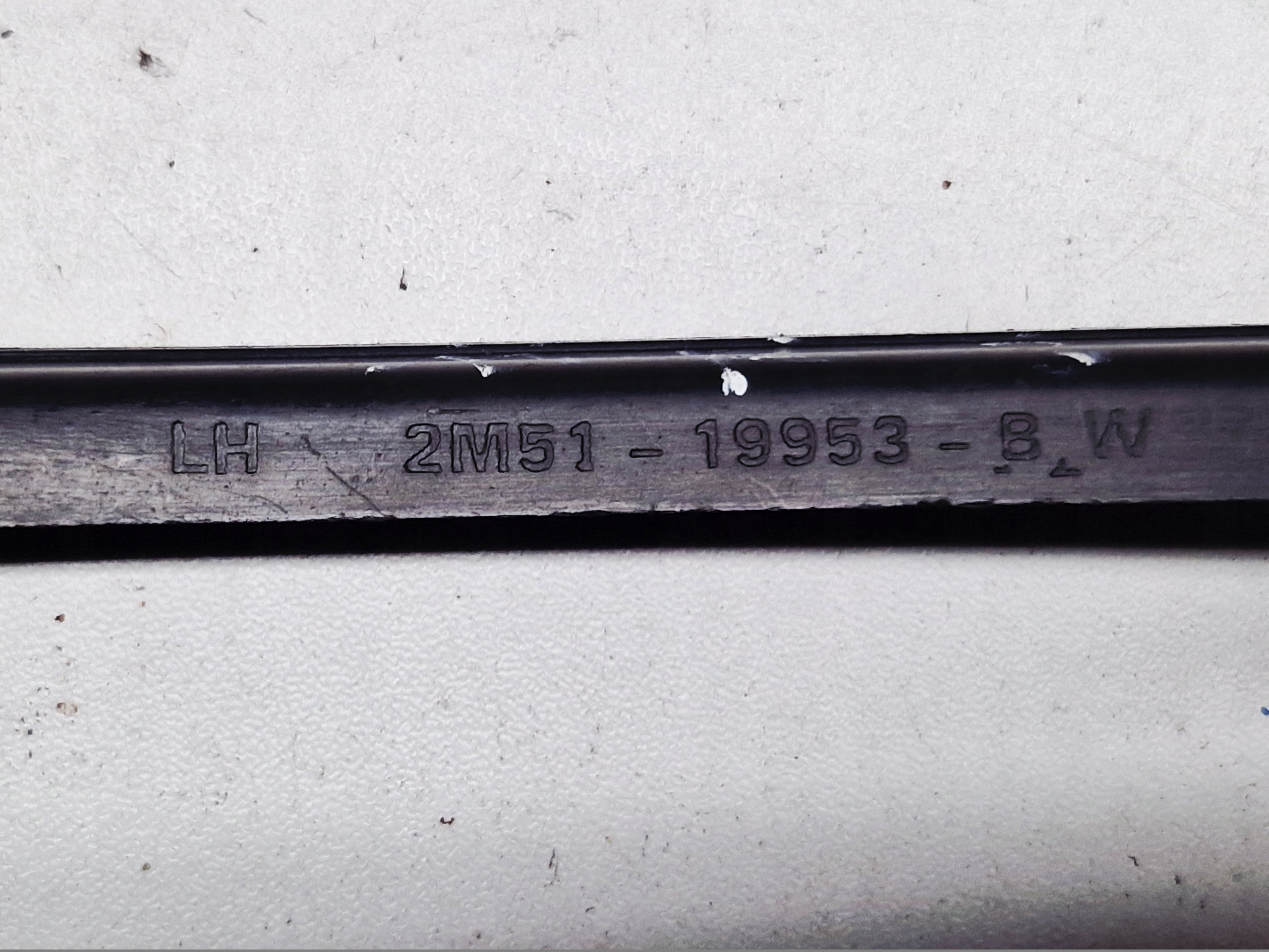 FORD FOCUS MK1 grid of a bumper frame left 2M51-19953-BW