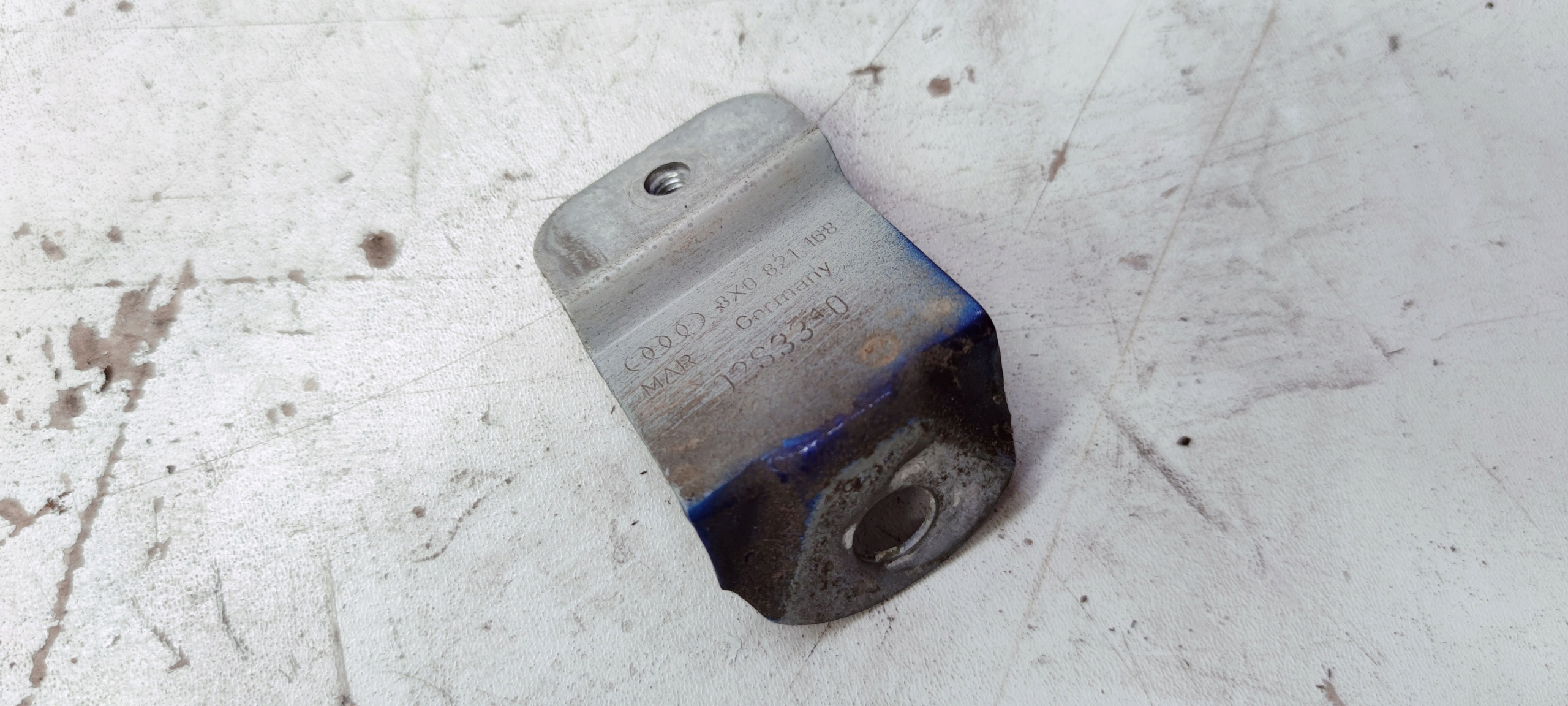 POIGNÉE CONSOLE AILE DROITE AUDI A1 8X0821168