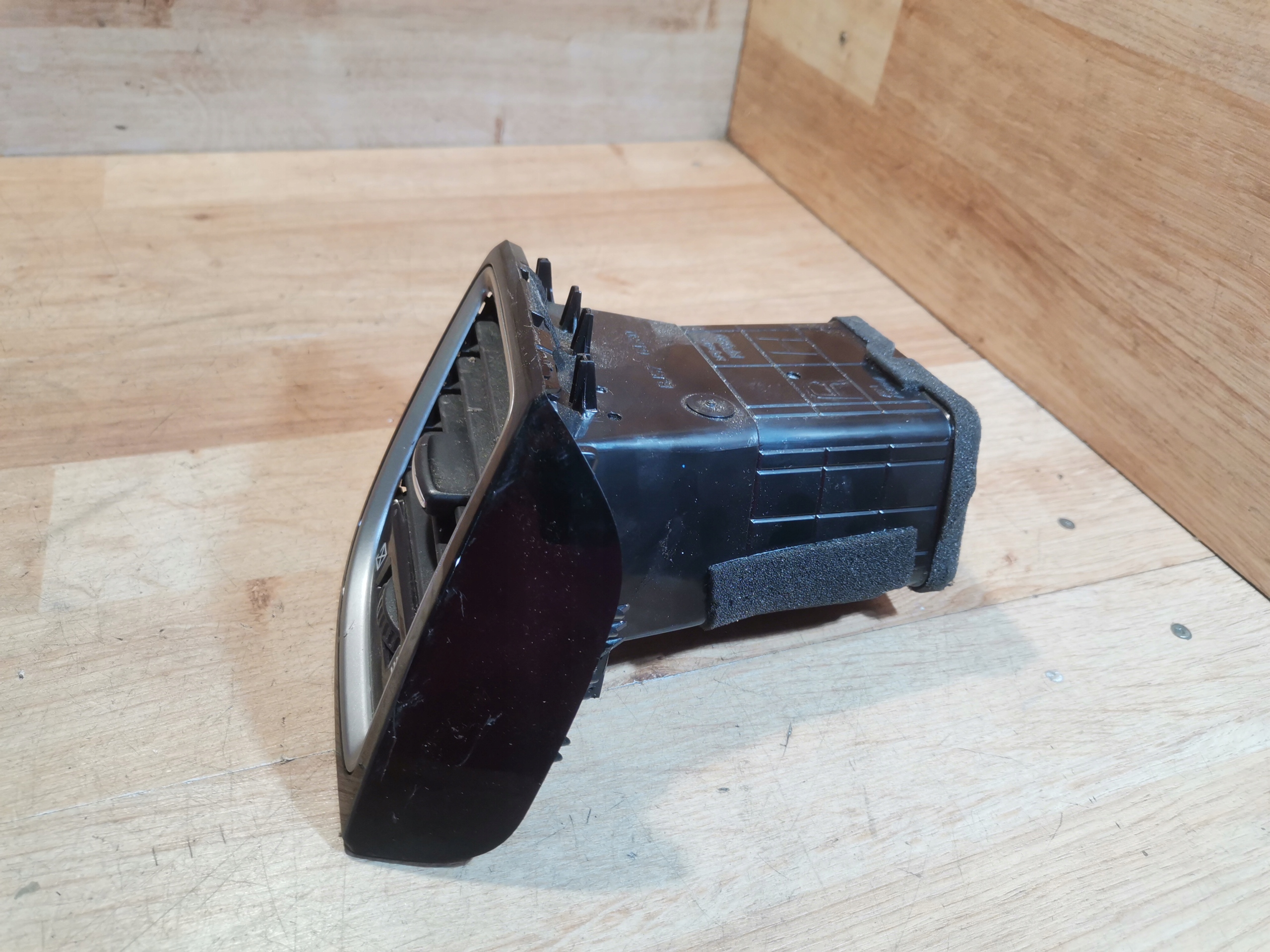 grid air conditioning devices right MAZDA 3 III BM BJS764730 SKYACTIV