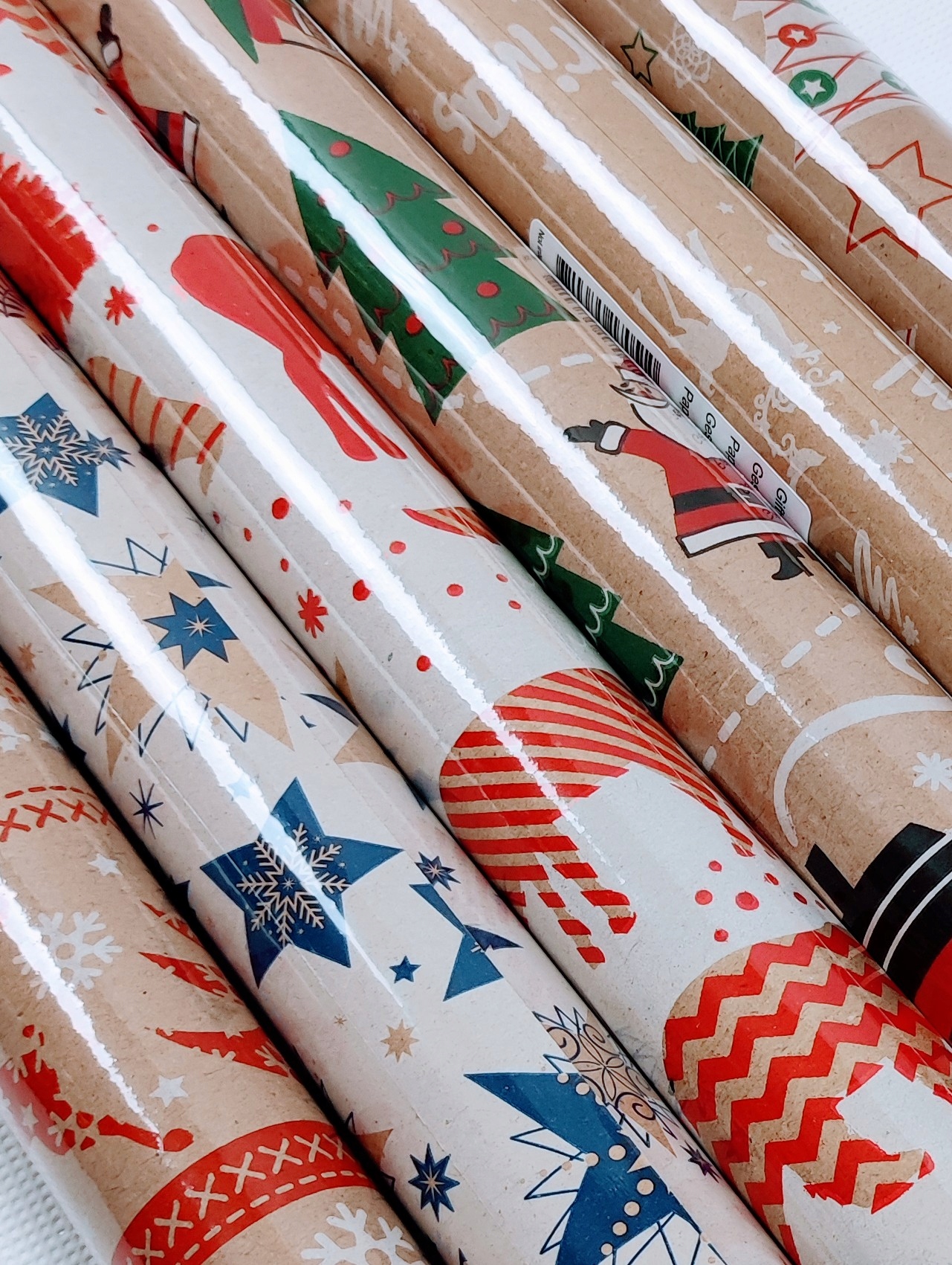 

Papier świąteczny do pakowania 70cmx3m, 6szt