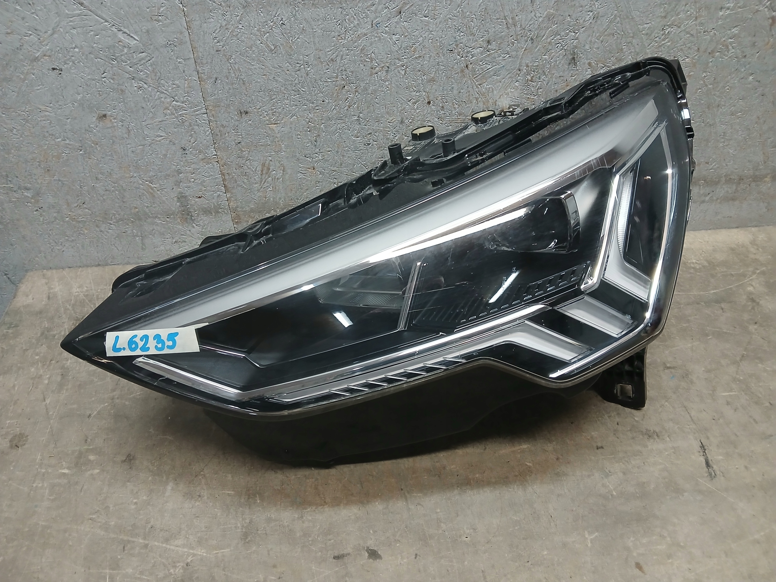 light front left AUDI Q3 83A FULL LED 83A941033