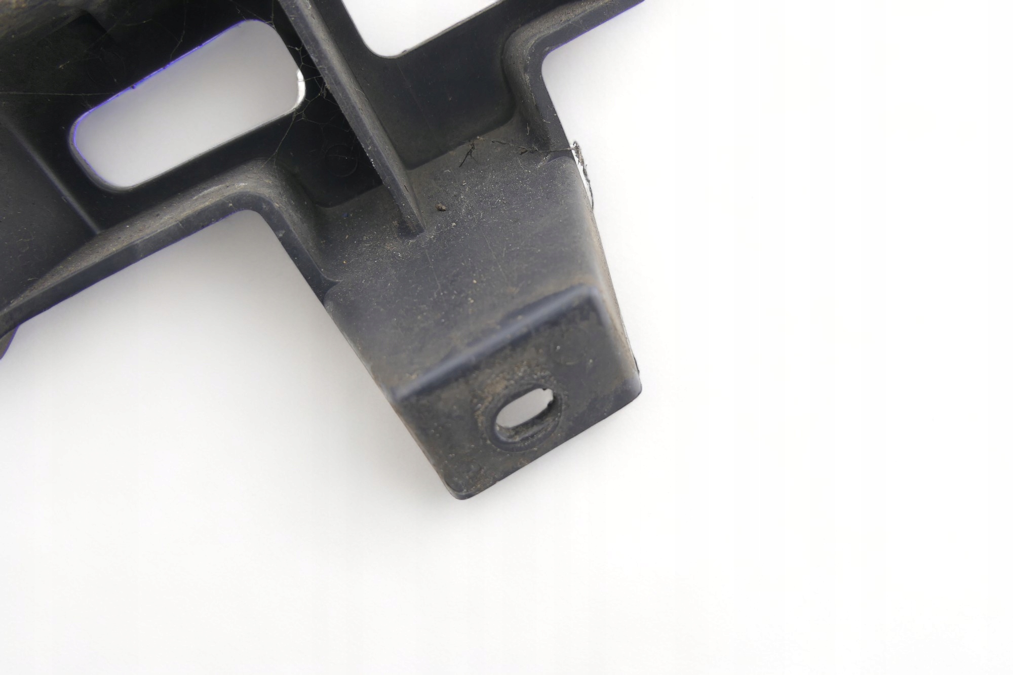 support lights left front do RENAULT CLIO III 8200800090